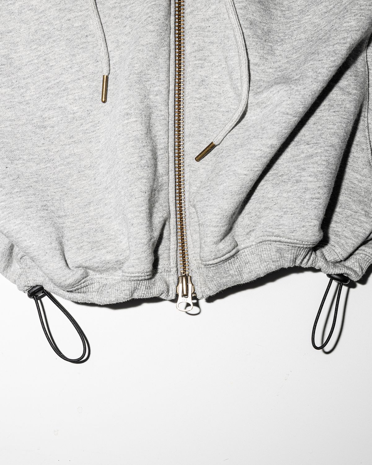 펀치드렁크파티즈(PUNCH DRUNK PARTIES) Circle Logo Zip Up Hoodie (GRAY)