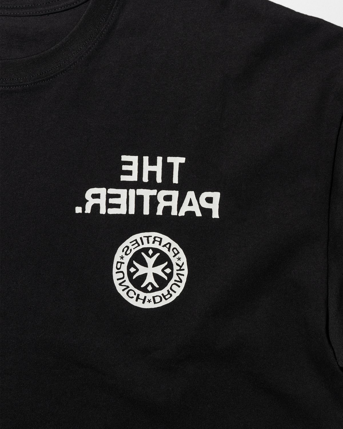펀치드렁크파티즈(PUNCH DRUNK PARTIES) THE PARTIER Crop Tee (BLACK)