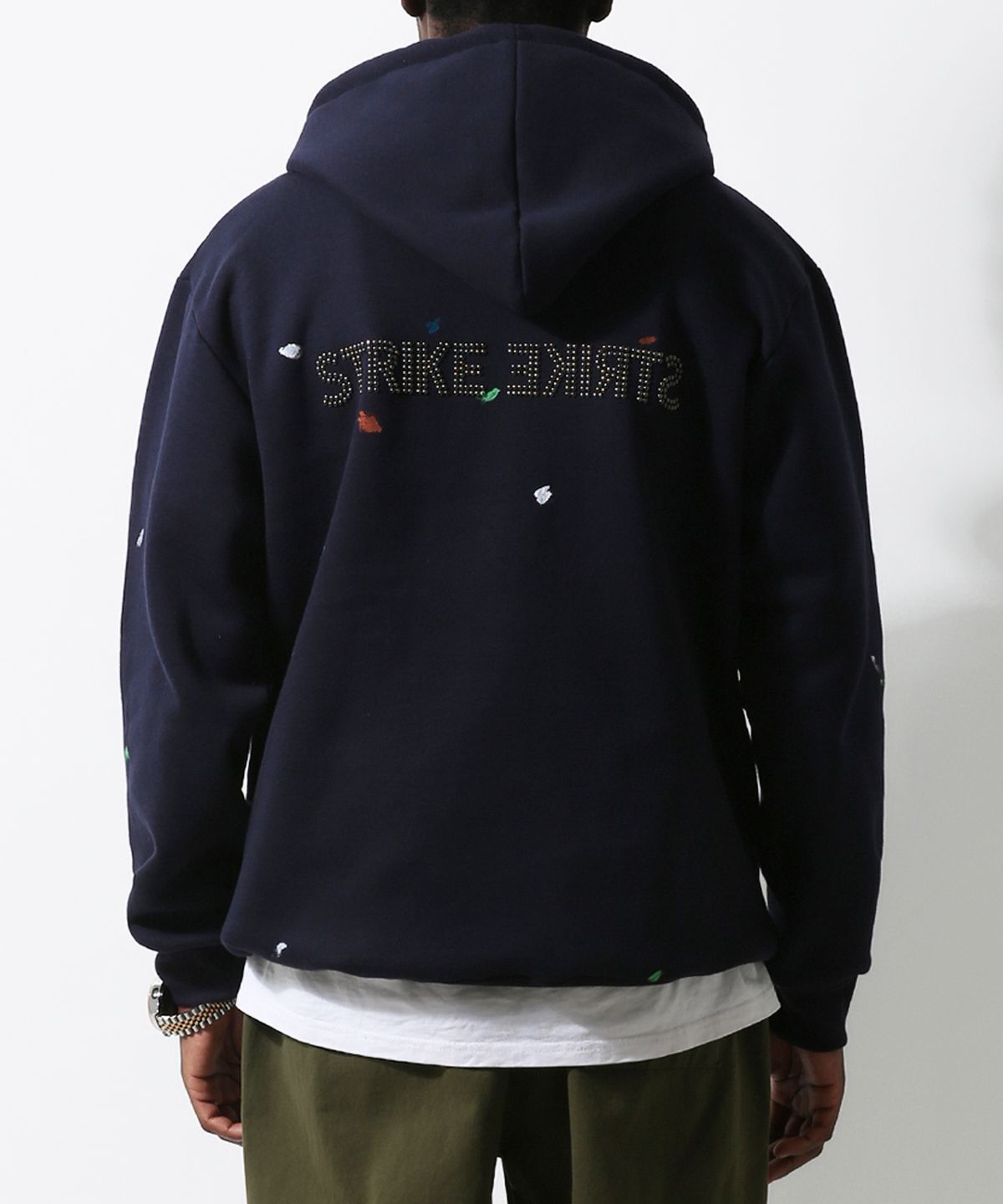 스트라이크(STRIKE) Artistic Stud & Paint Hooded Sweatshirt (NAVY)