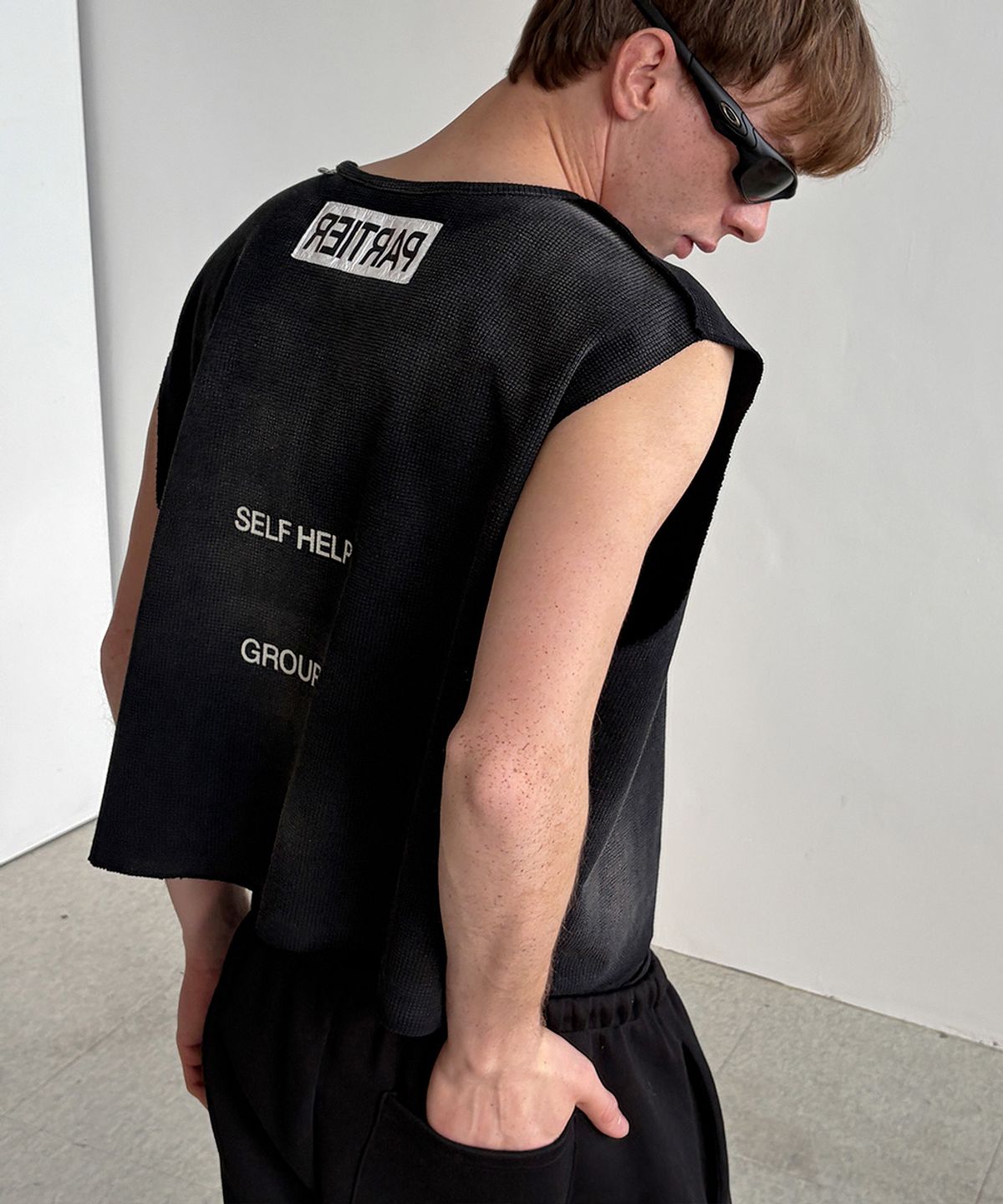 펀치드렁크파티즈(PUNCH DRUNK PARTIES) SWEET HURT Sleeveless (WASHED BLACK)
