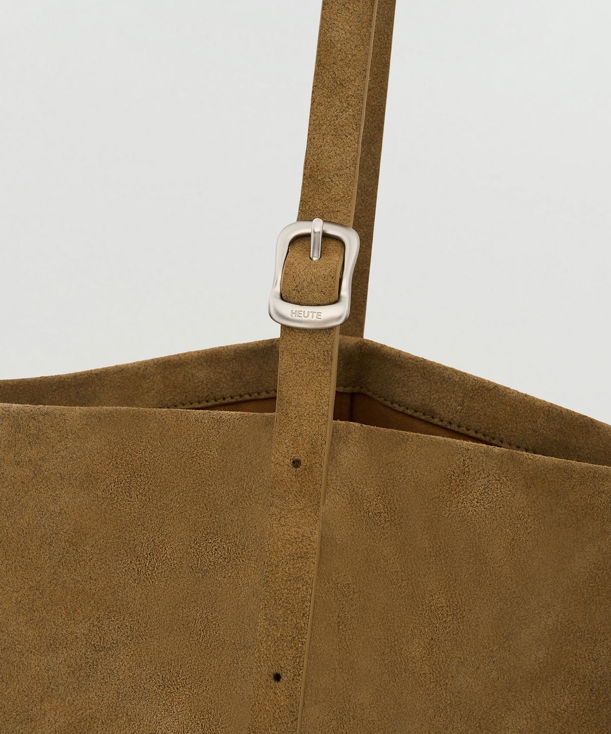 호이테(HEUTE) TAPE TOTE BAG MIDIEM (RAW SAND)