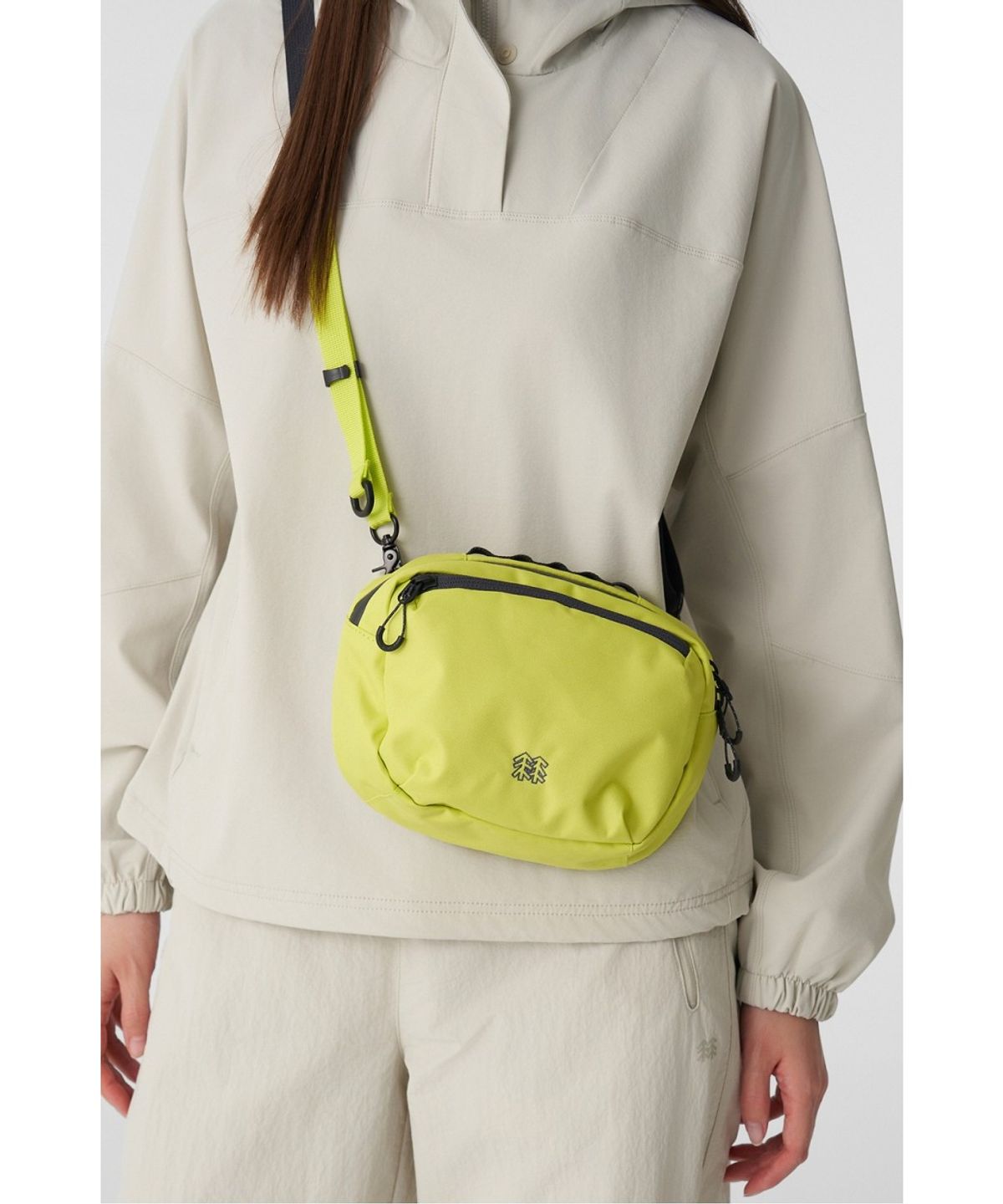 코오롱스포츠(KOLON SPORT) 하이킹 힙색 QEBDX26132LIM