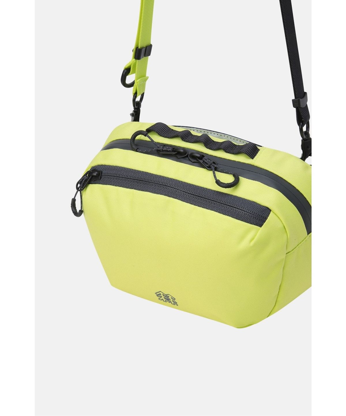 코오롱스포츠(KOLON SPORT) 하이킹 힙색 QEBDX26132LIM