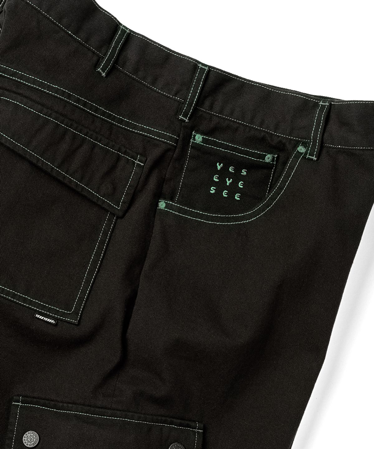 예스아이씨(YESEYESEE) Contrast Stitch Cargo Shorts Black