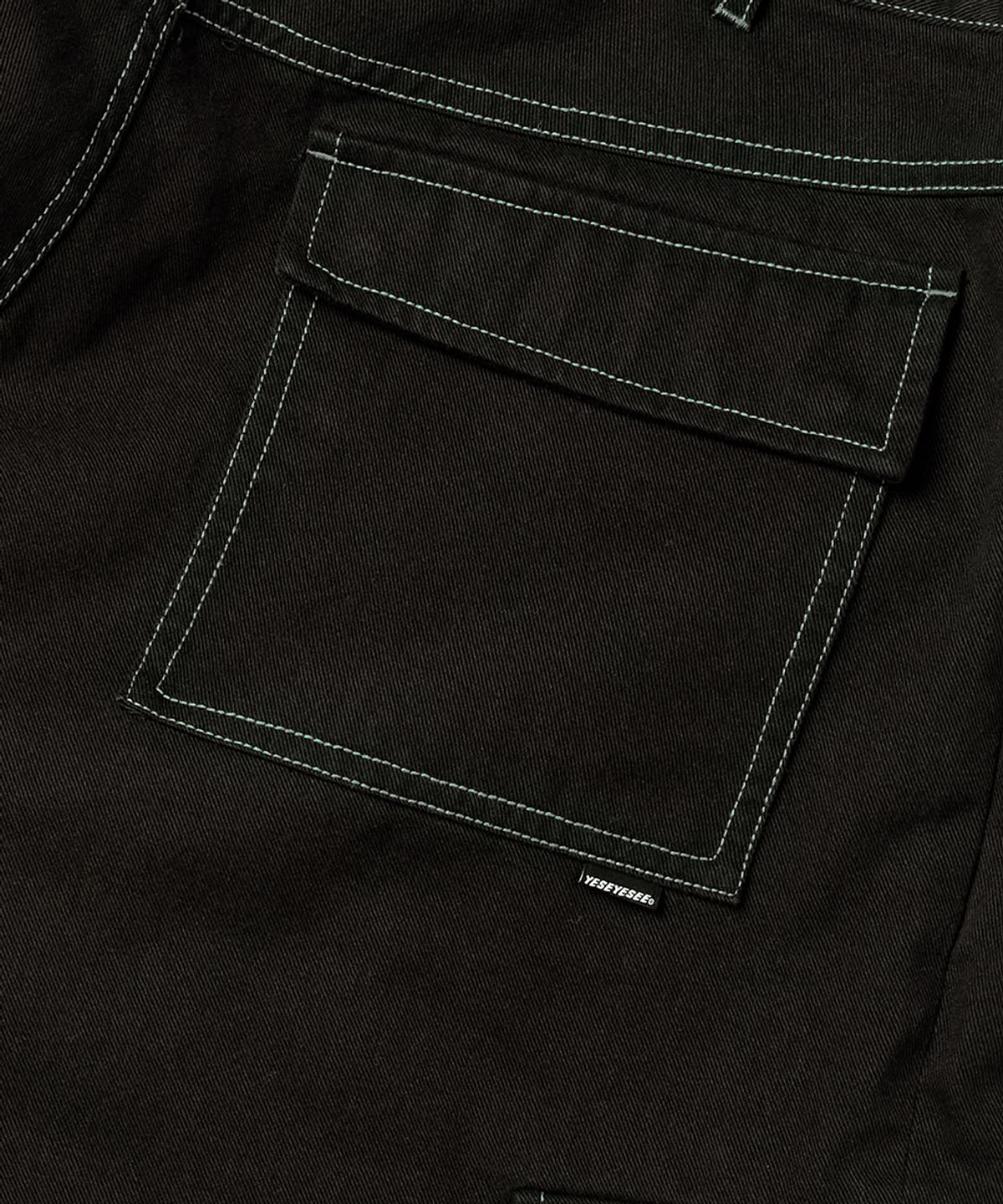 예스아이씨(YESEYESEE) Contrast Stitch Cargo Shorts Black