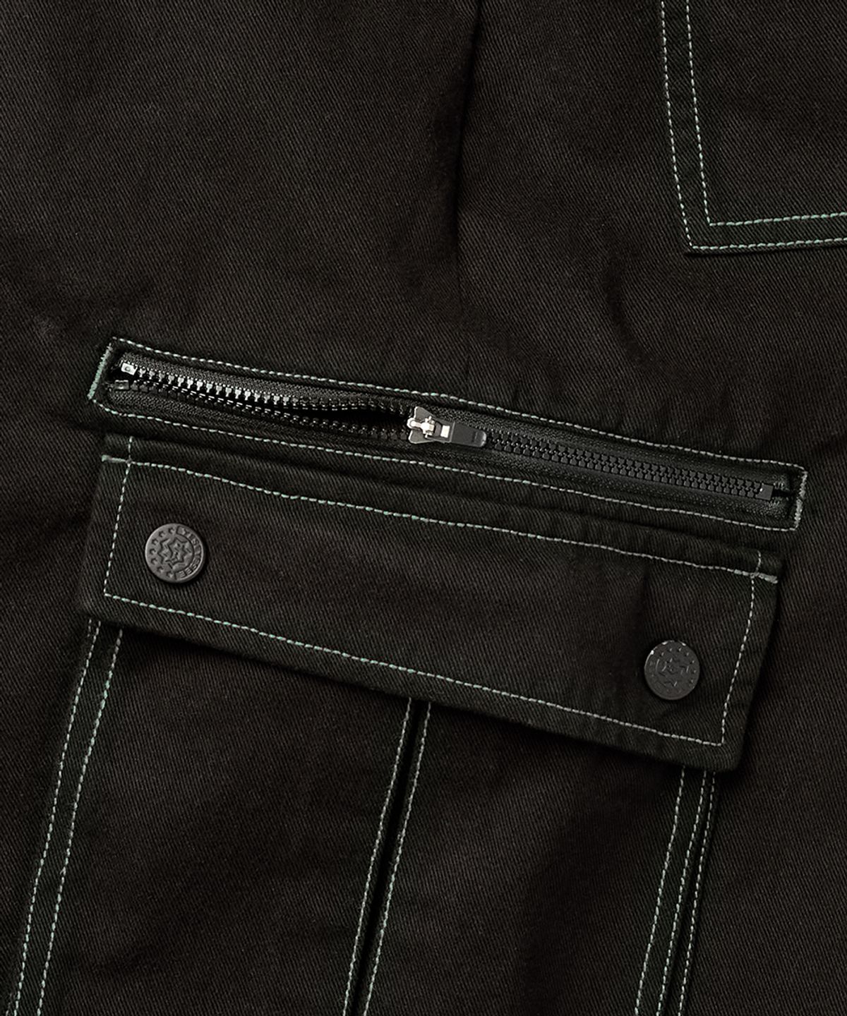 예스아이씨(YESEYESEE) Contrast Stitch Cargo Shorts Black