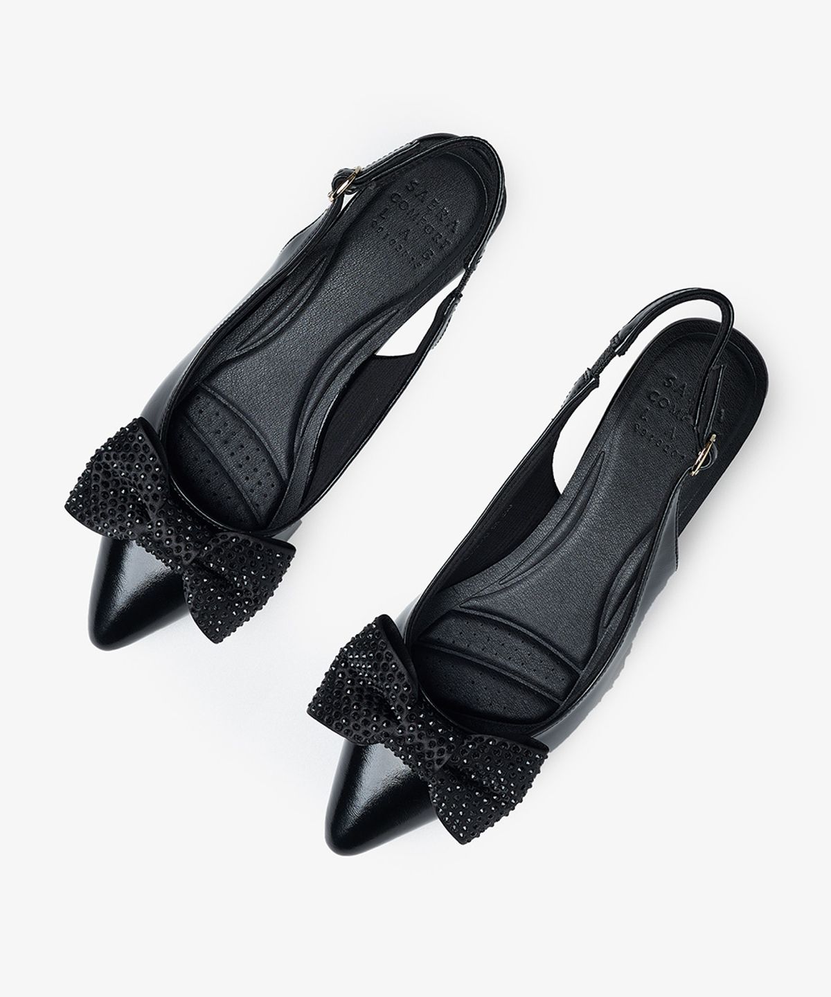 세라(SAERA) 크리스탈 보우 로우 힐 슬링백 K56G500