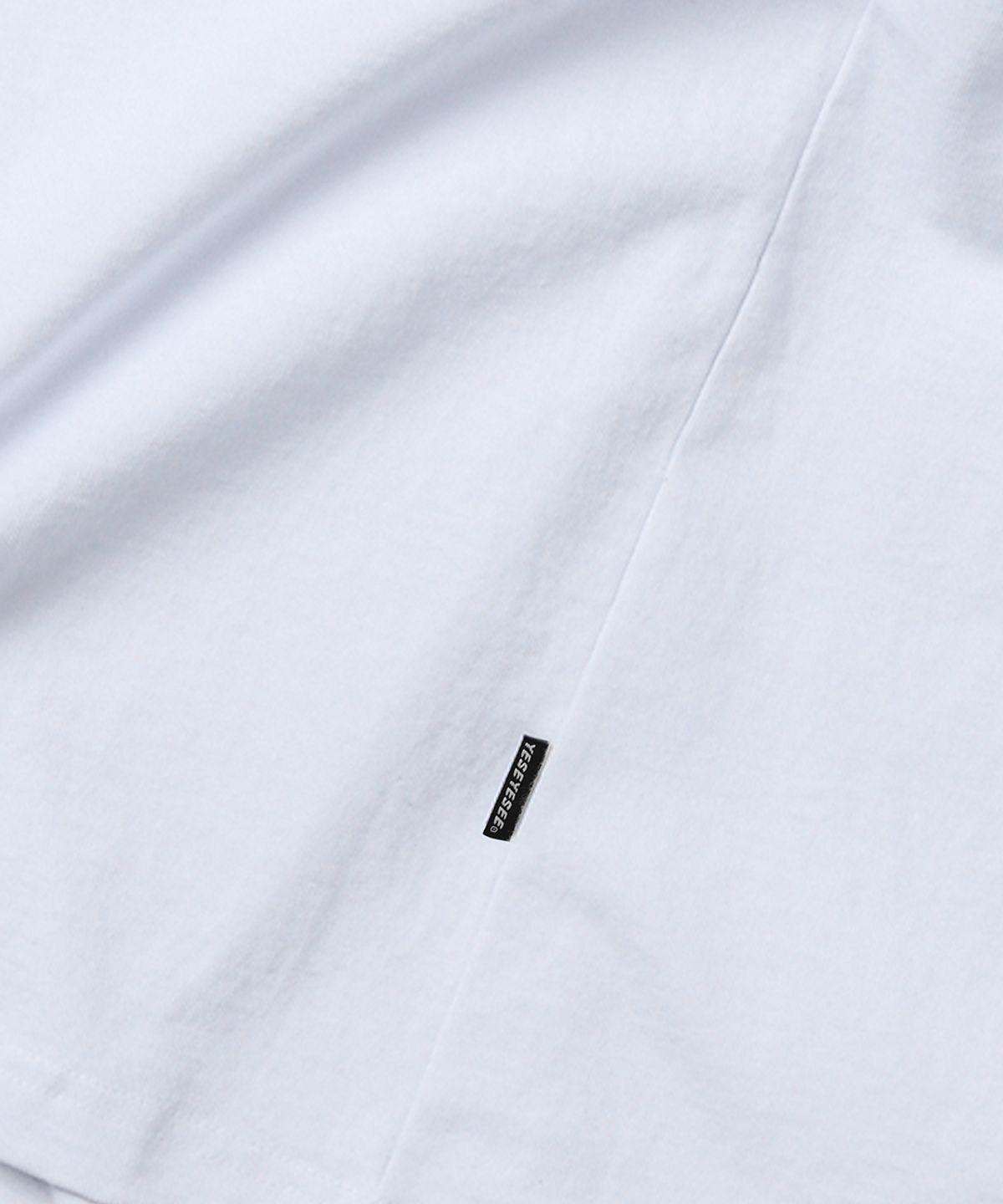 예스아이씨(YESEYESEE) C-logo Hardware Tee White