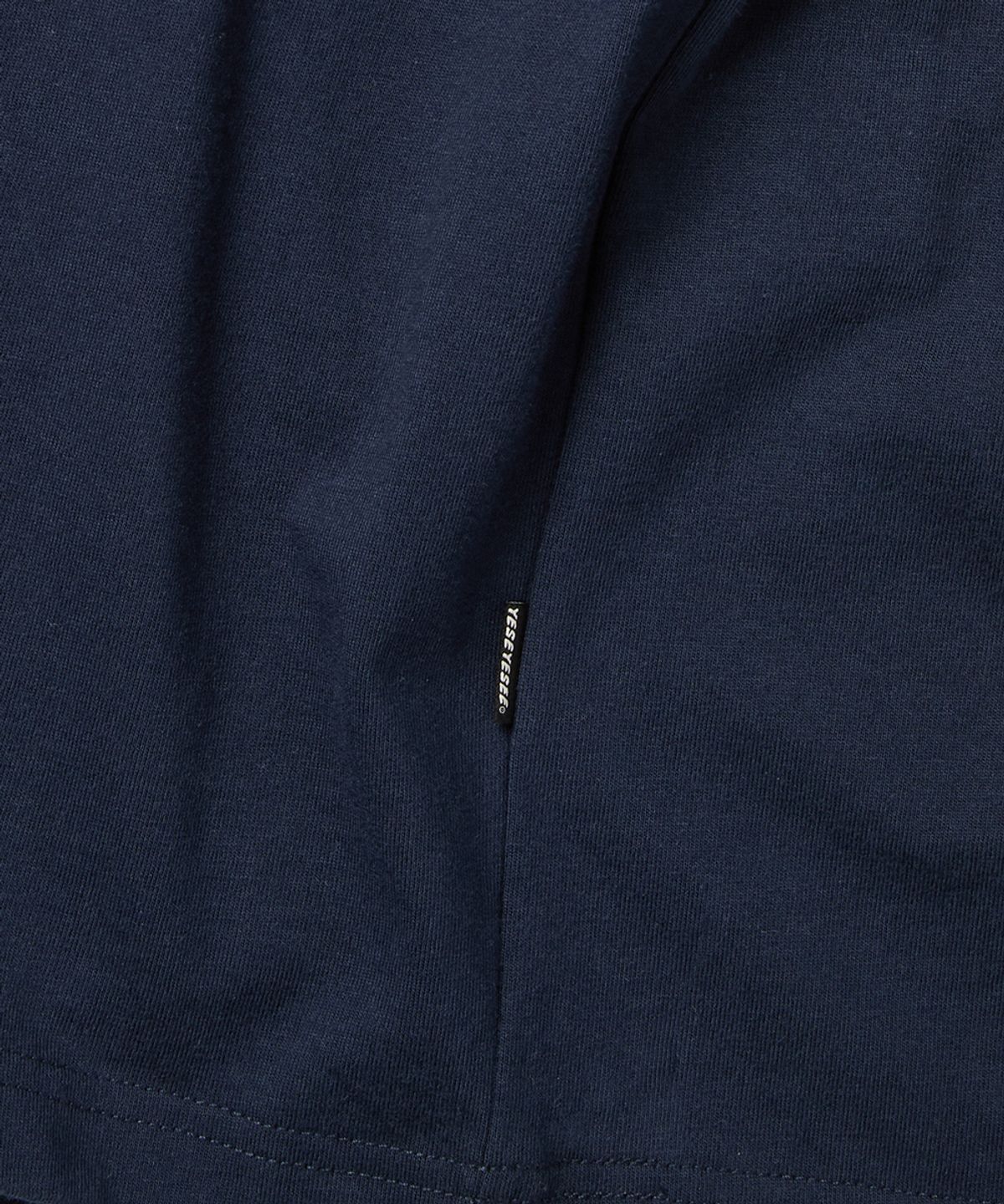 예스아이씨(YESEYESEE) C-Logo Tee Navy