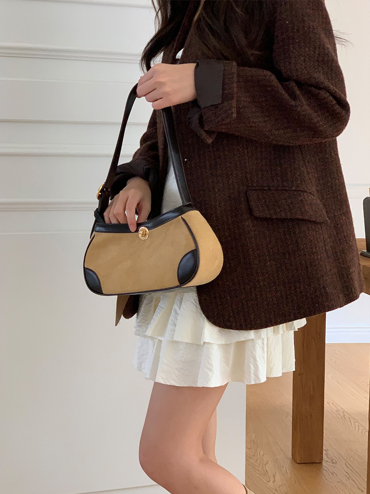 메흐(MEHEU) JENNA MINI HOBO BAG (suede cookie)