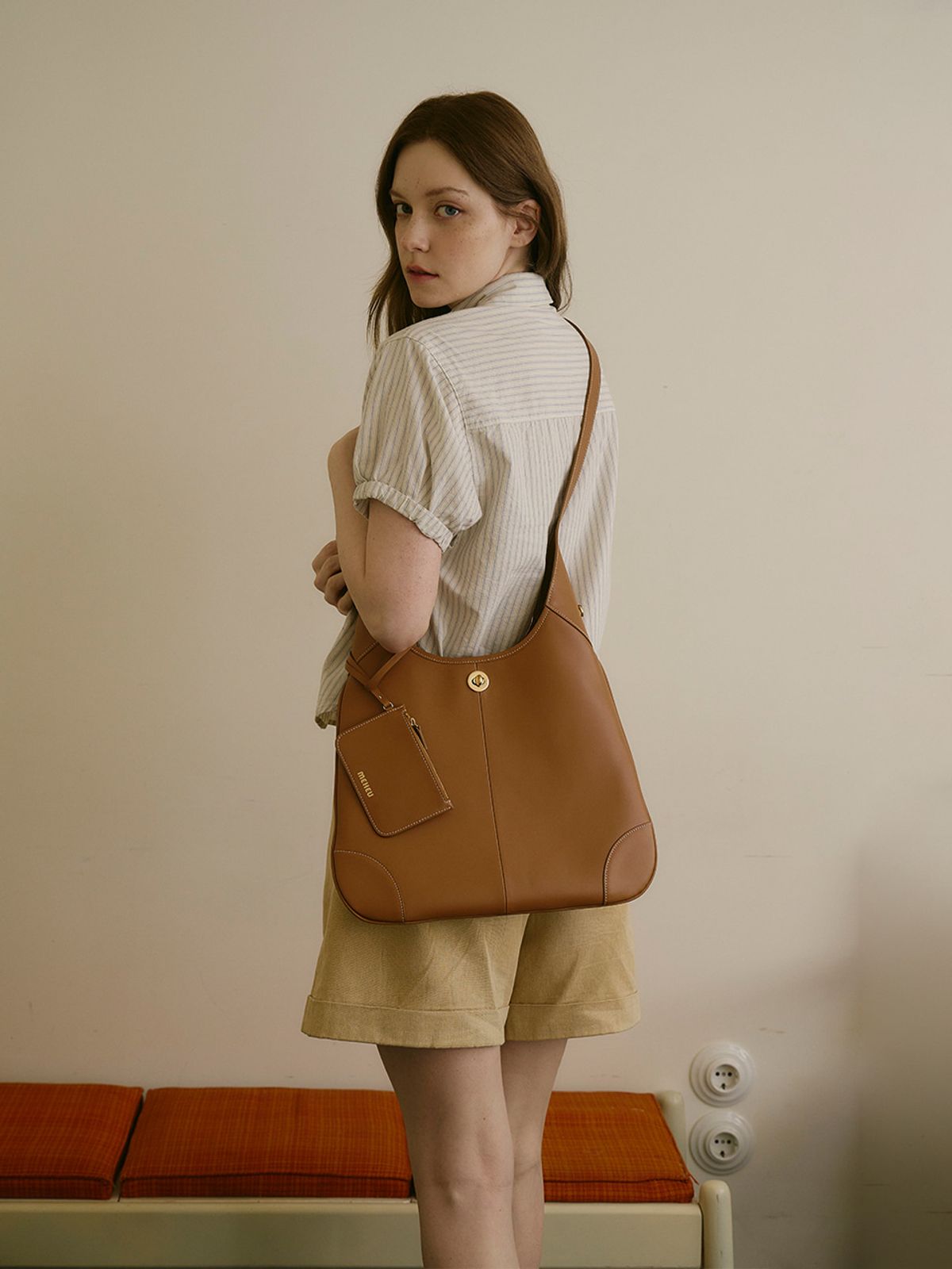 메흐(MEHEU) BRENDA HOBO BAG (caramel brown)