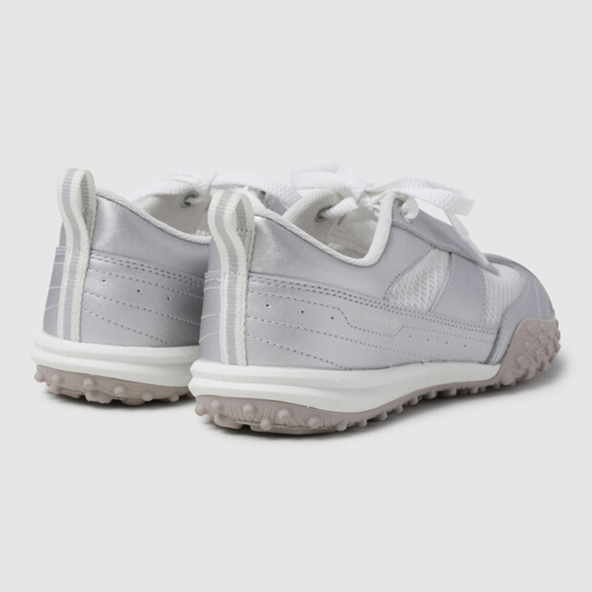 엄브로(UMBRO) MAEVE PLUS (메이브 플러스) 실버 UR122ESA31