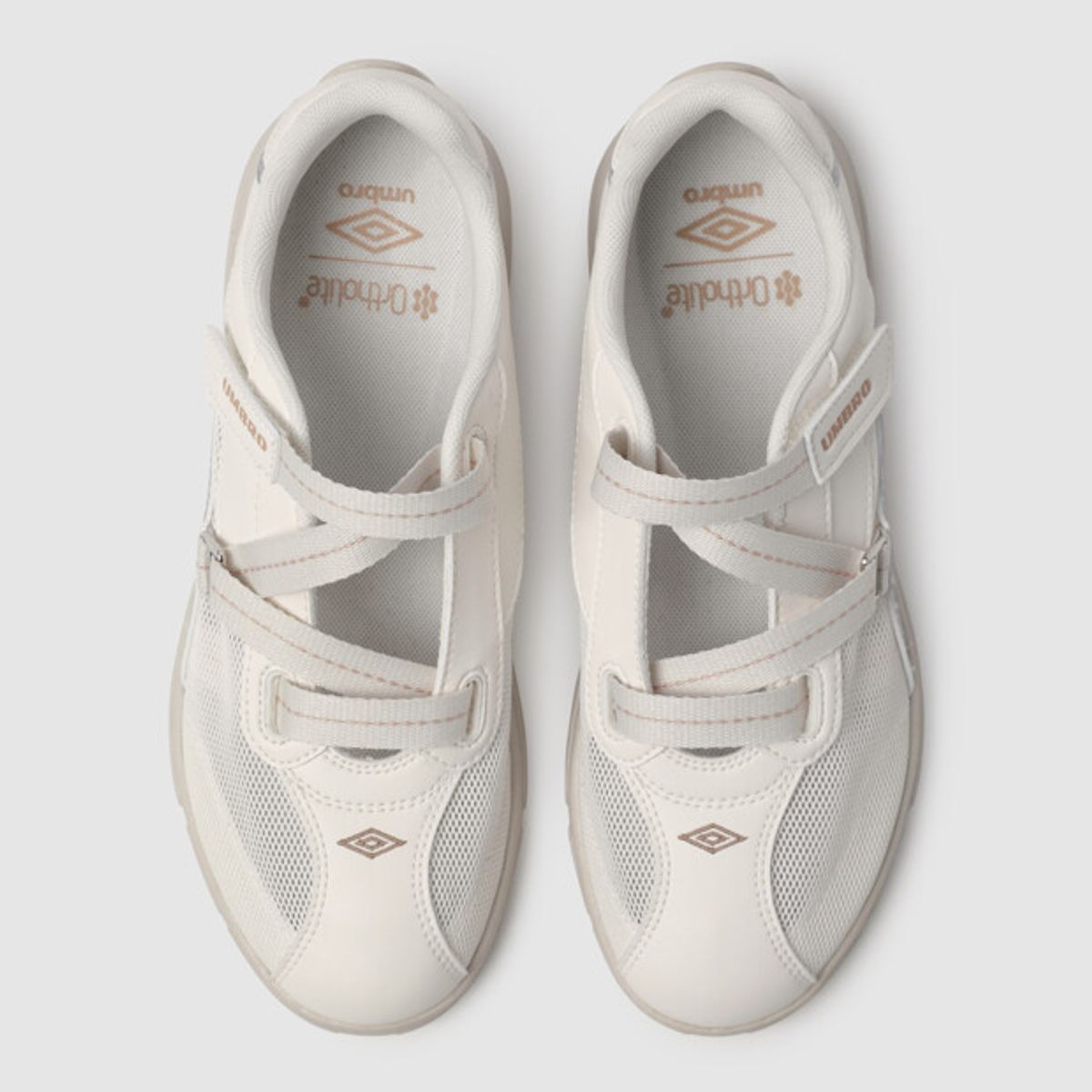 엄브로(UMBRO) SLIER (슬리어) 화이트 UR122ESA32