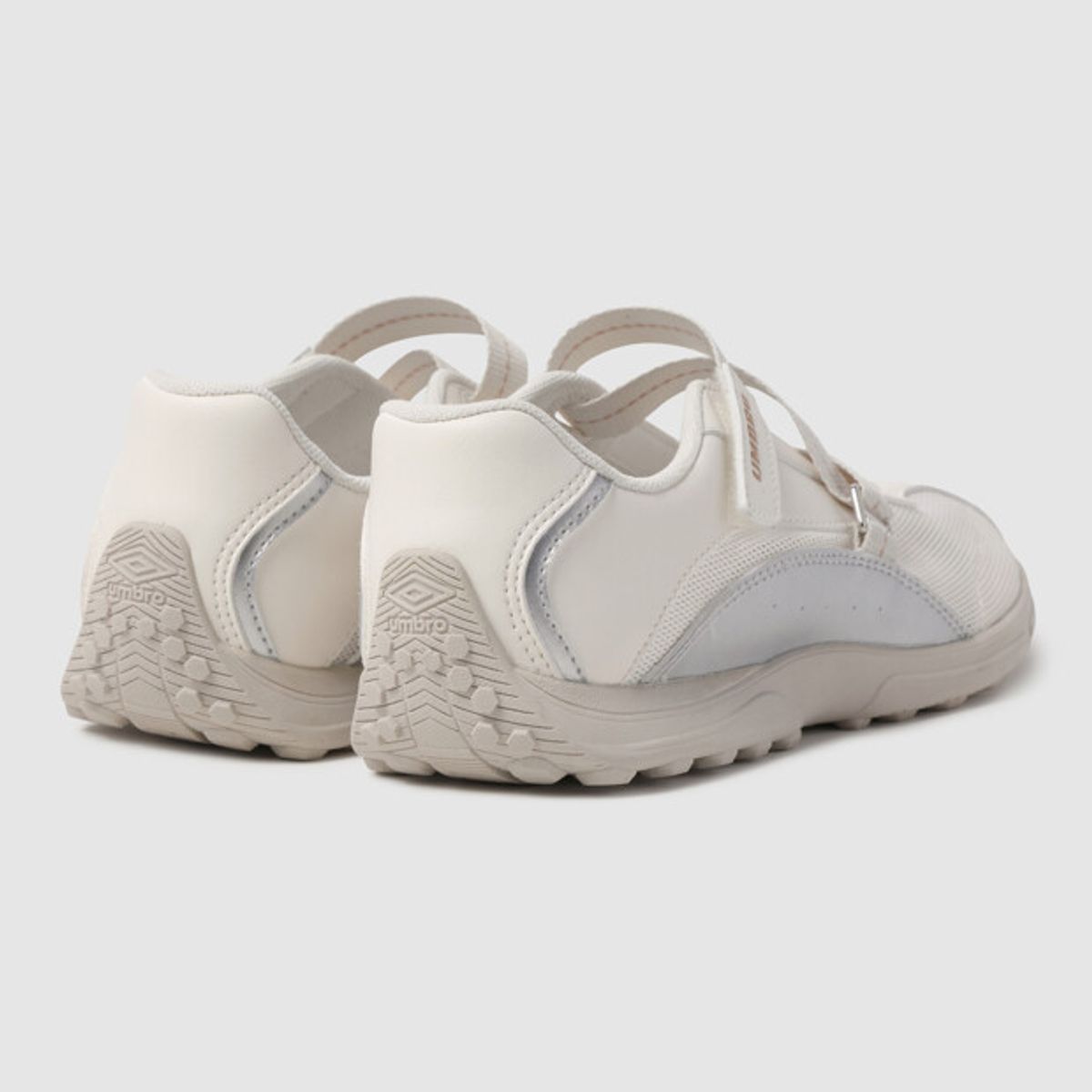 엄브로(UMBRO) SLIER (슬리어) 화이트 UR122ESA32