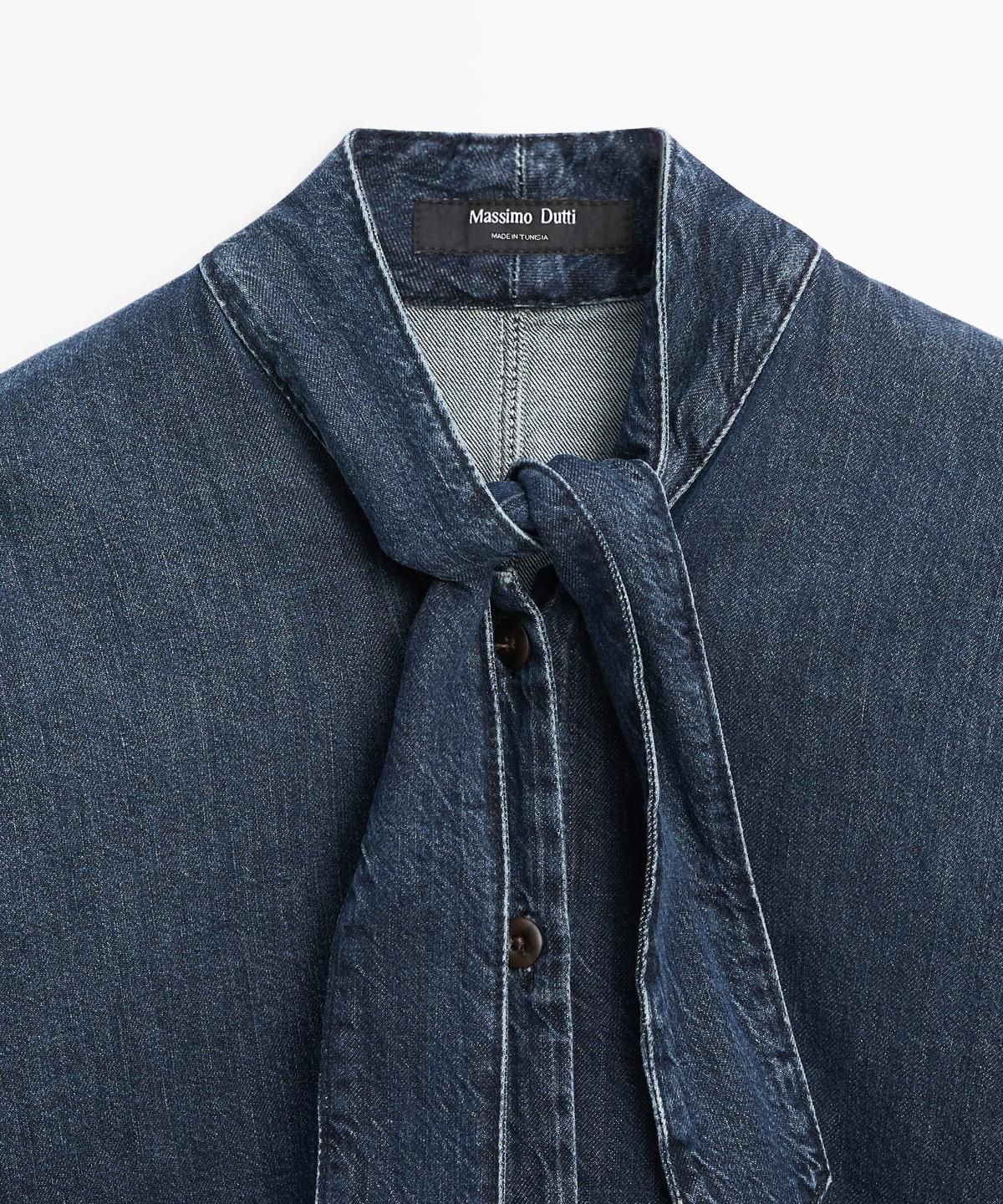 마시모두띠(MASSIMO DUTTI) 넥 디테일 데님 셔츠