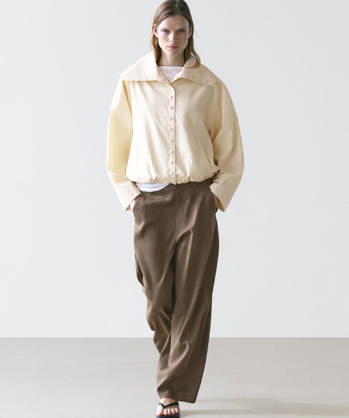 마시모두띠(MASSIMO DUTTI) 엘라스틱 웨이스트밴드 디테일 플루이드 팬츠