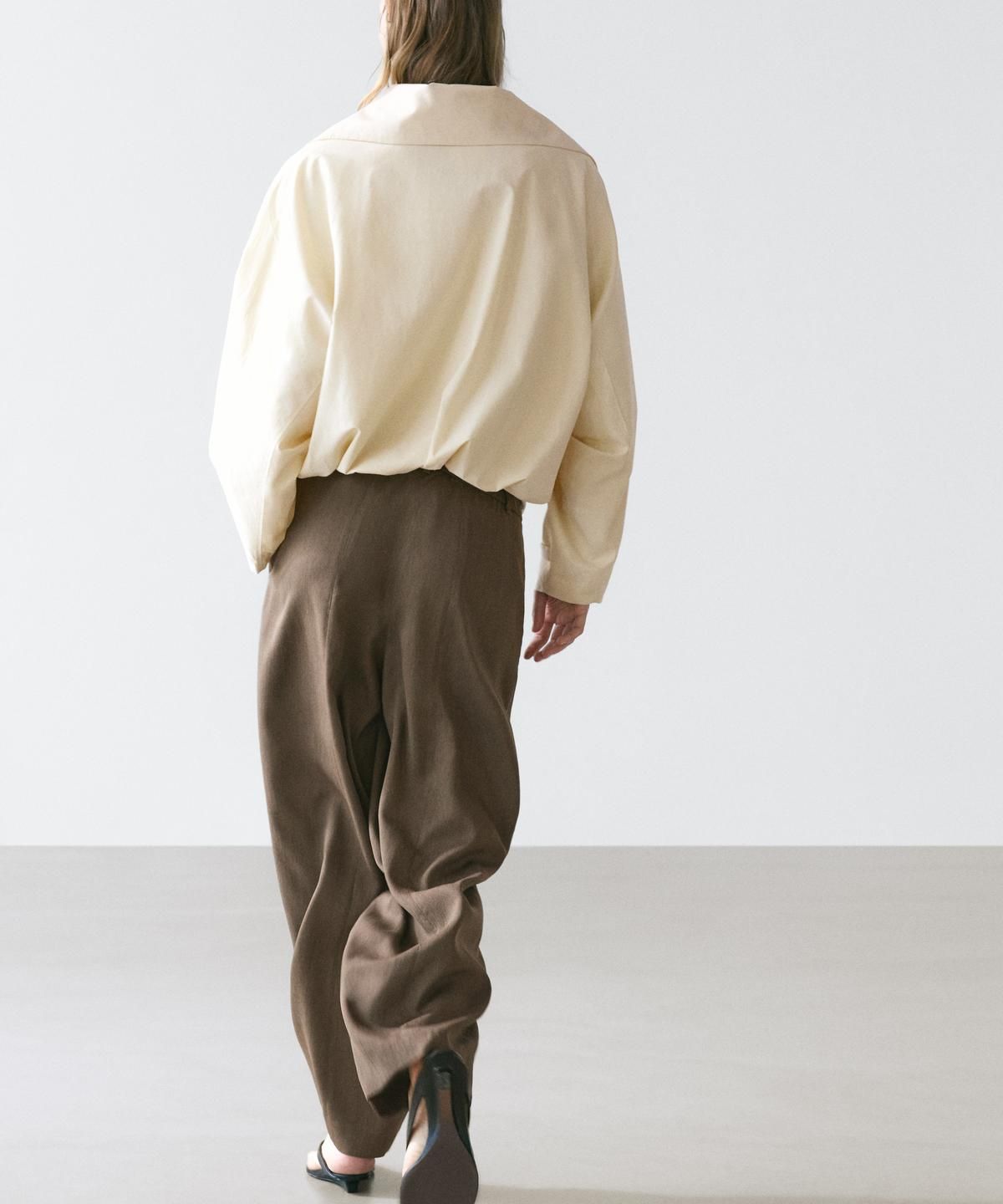 마시모두띠(MASSIMO DUTTI) 엘라스틱 웨이스트밴드 디테일 플루이드 팬츠