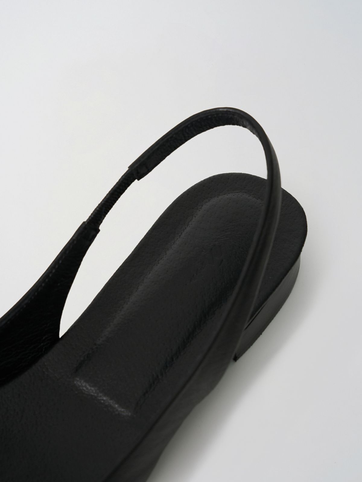 모이아(MOIA) pebble sling-back (black)