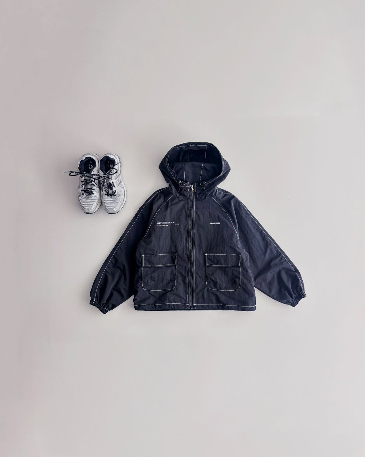 보조개(BOJOGE) 쉘터 윈드브레이커(블랙)+폴딩 카고팬츠(블랙) SET