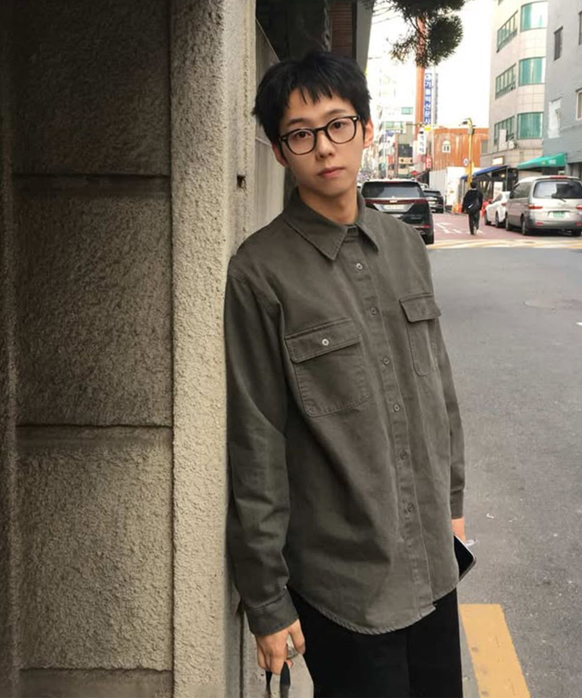 플레이스스튜디오맨(PLACESTUDIOMAN) 올데이 멀티 포켓 오버핏 싱글 카라 긴팔 셔츠 자켓 [차콜]