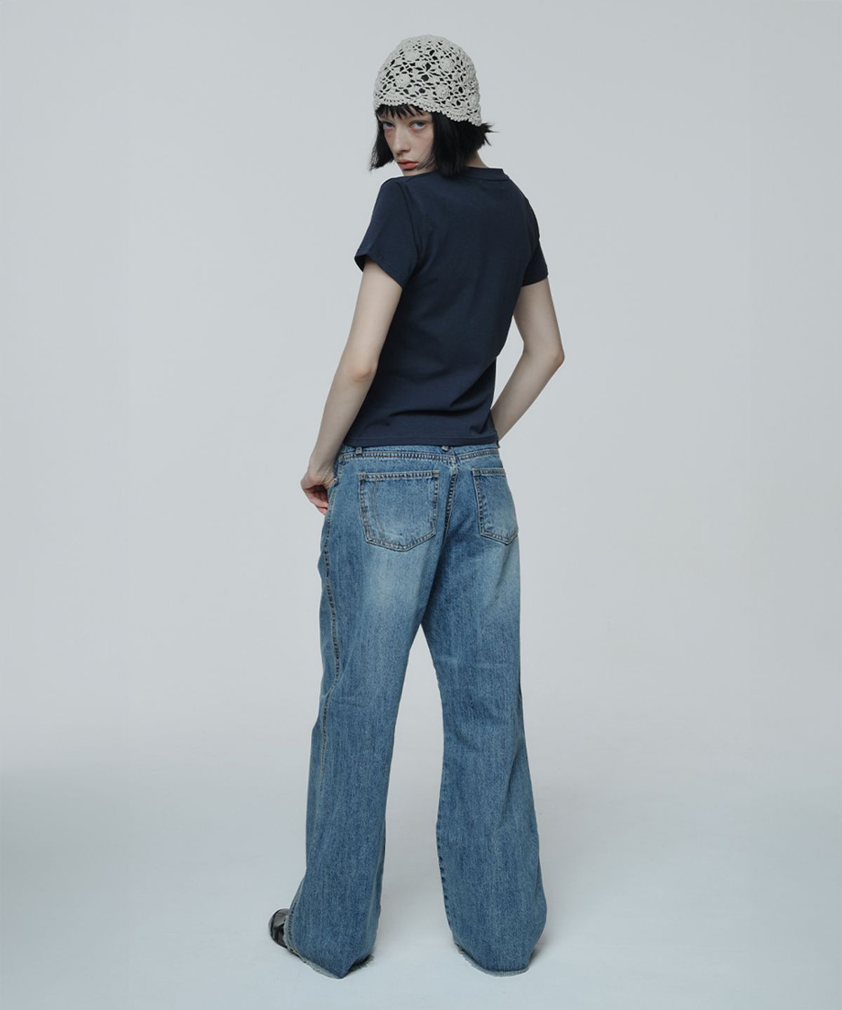 로맨티누어(ROMANTINUER) Semi-Wide Washed Denim Pants (Blue)