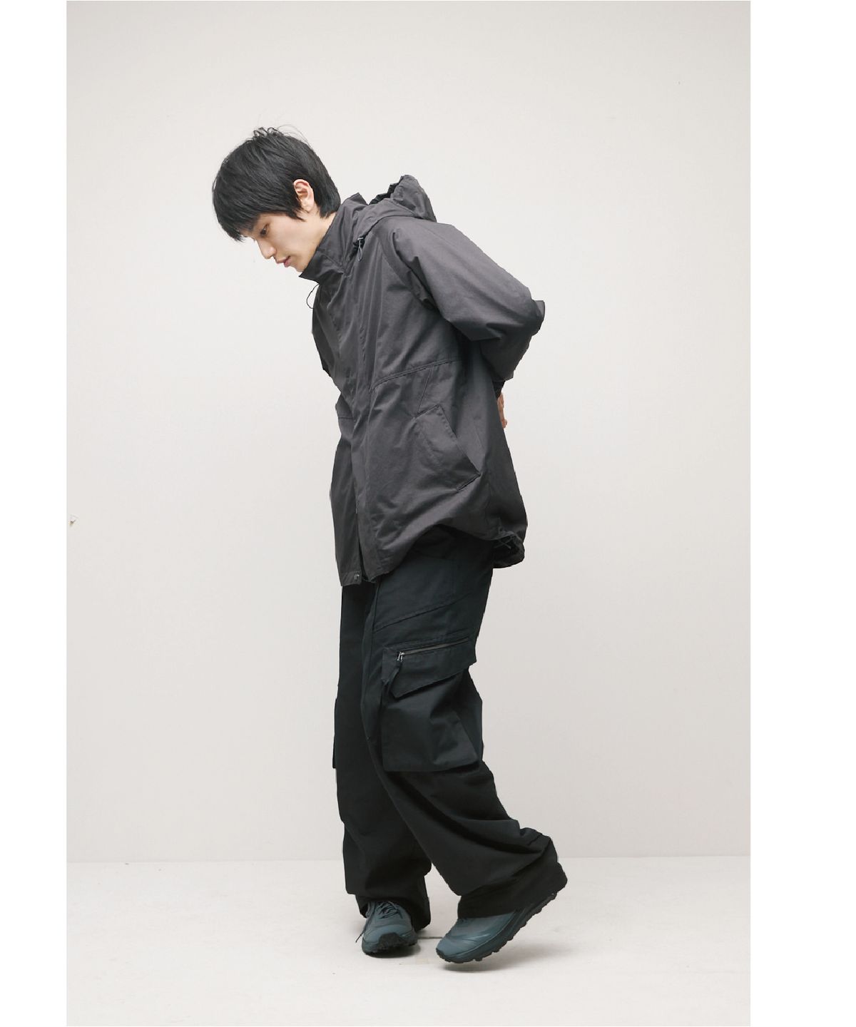 해칭룸(HATCHINGROOM) Shell Parka Charcoal