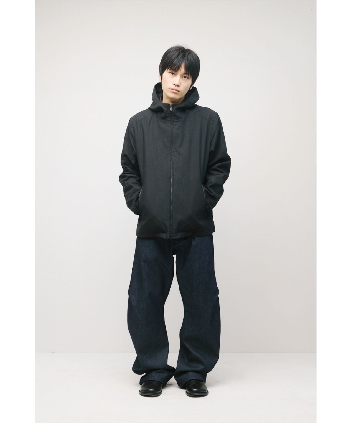 해칭룸(HATCHINGROOM) Vented WIndbreaker Black