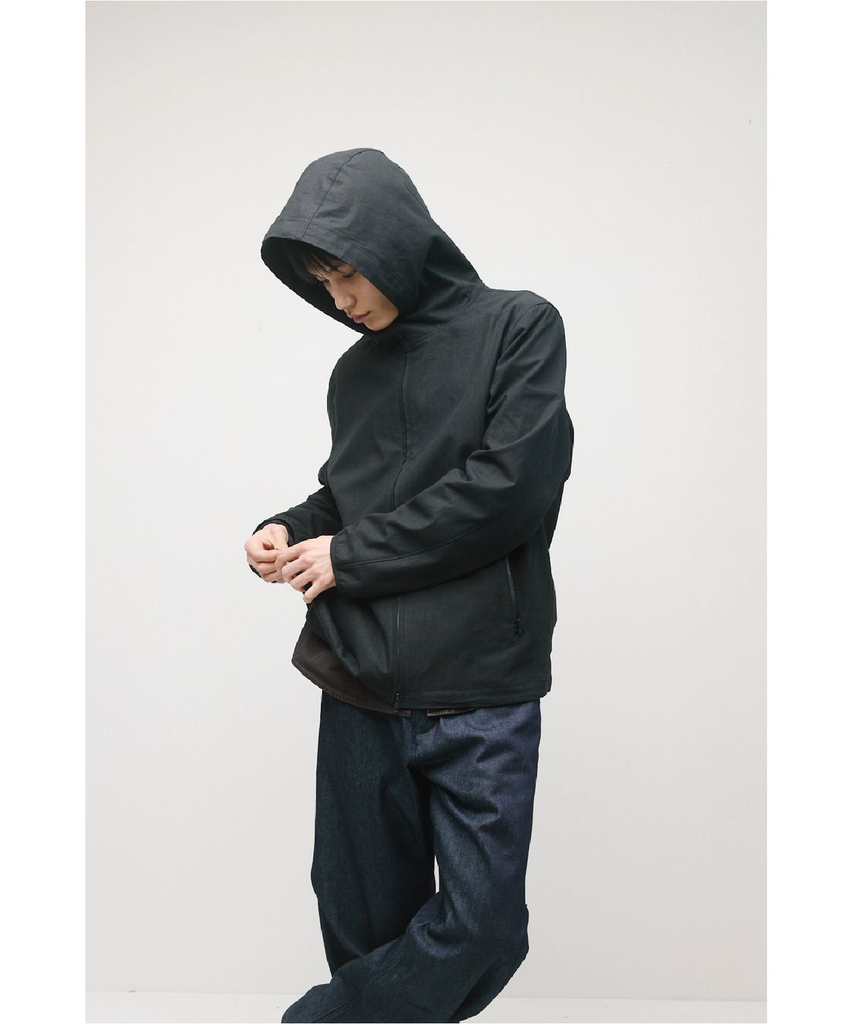 해칭룸(HATCHINGROOM) Vented WIndbreaker Black