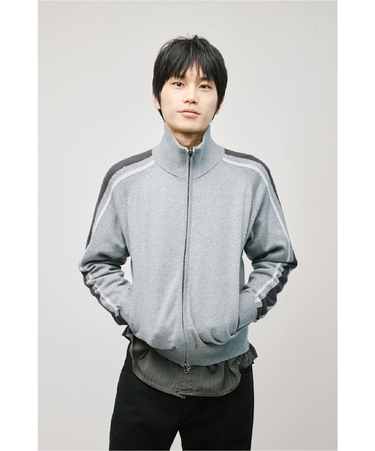 해칭룸(HATCHINGROOM) Track Zip Knit Cardigan Grey
