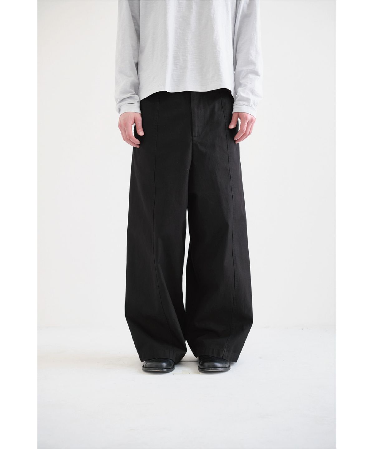 해칭룸(HATCHINGROOM) Slump Trousers Black