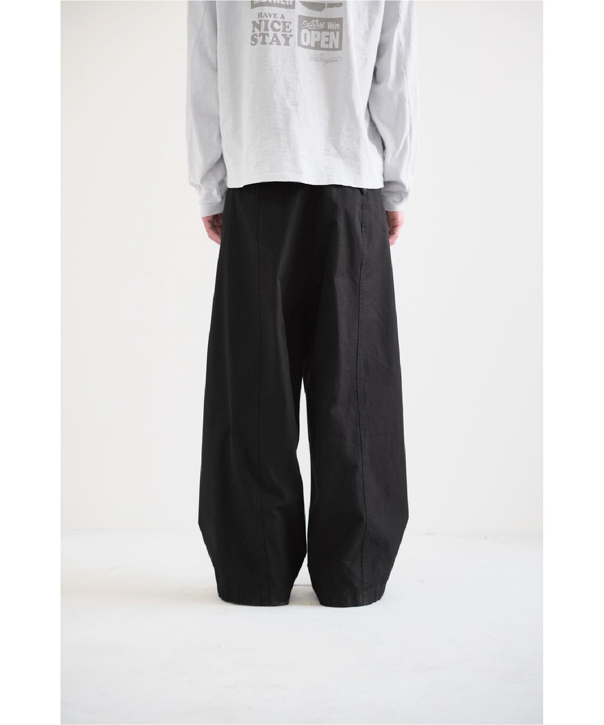 해칭룸(HATCHINGROOM) Slump Trousers Black