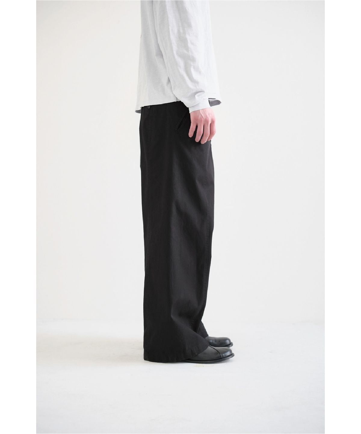 해칭룸(HATCHINGROOM) Slump Trousers Black