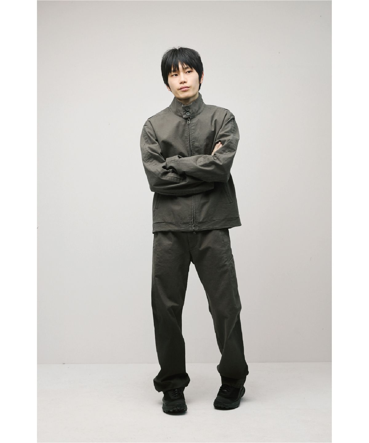 해칭룸(HATCHINGROOM) Silent Trousers Dusty Khaki