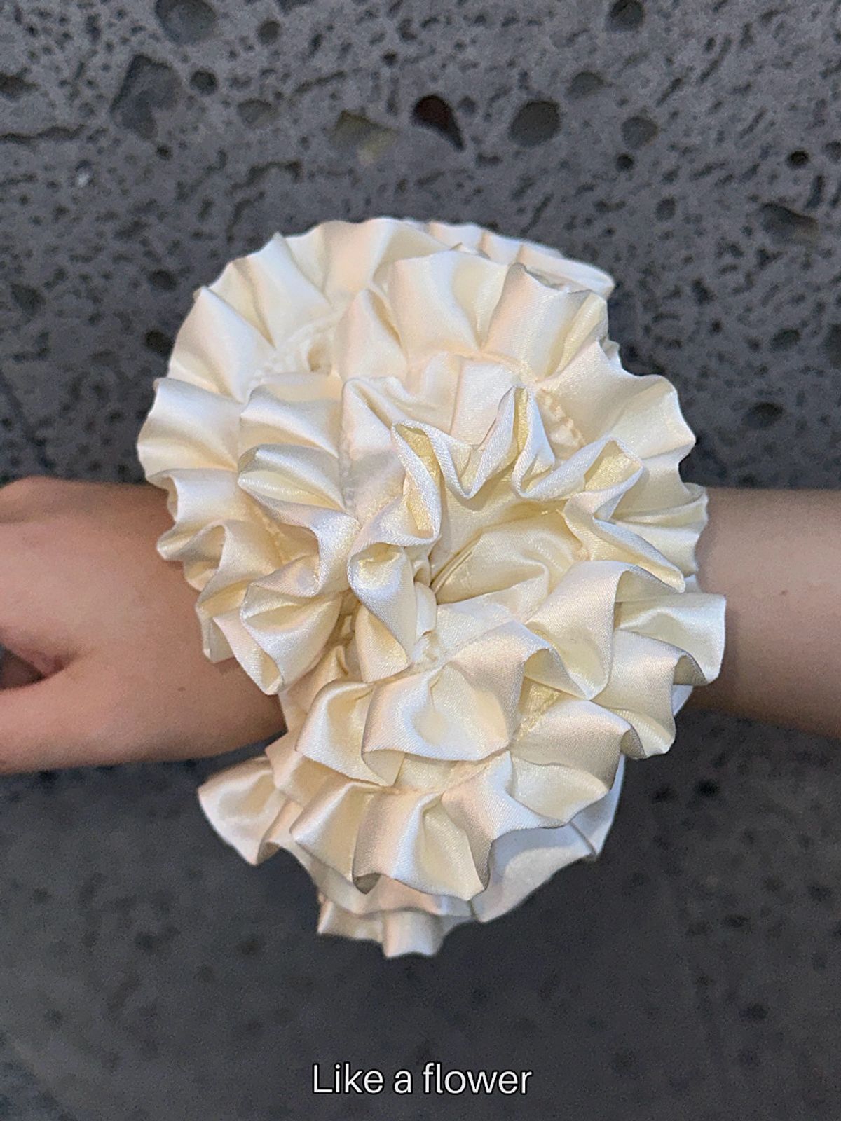 아포엠(APOEM) Ruffle Scrunchie (3C) **Buying
