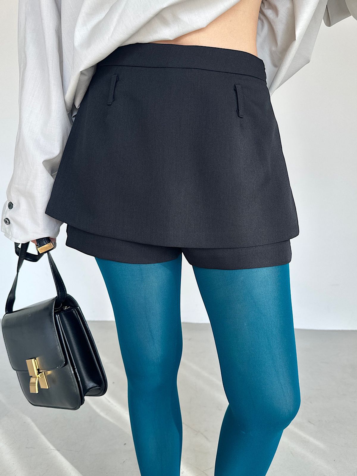 아포엠(APOEM) Layered Belted Shorts