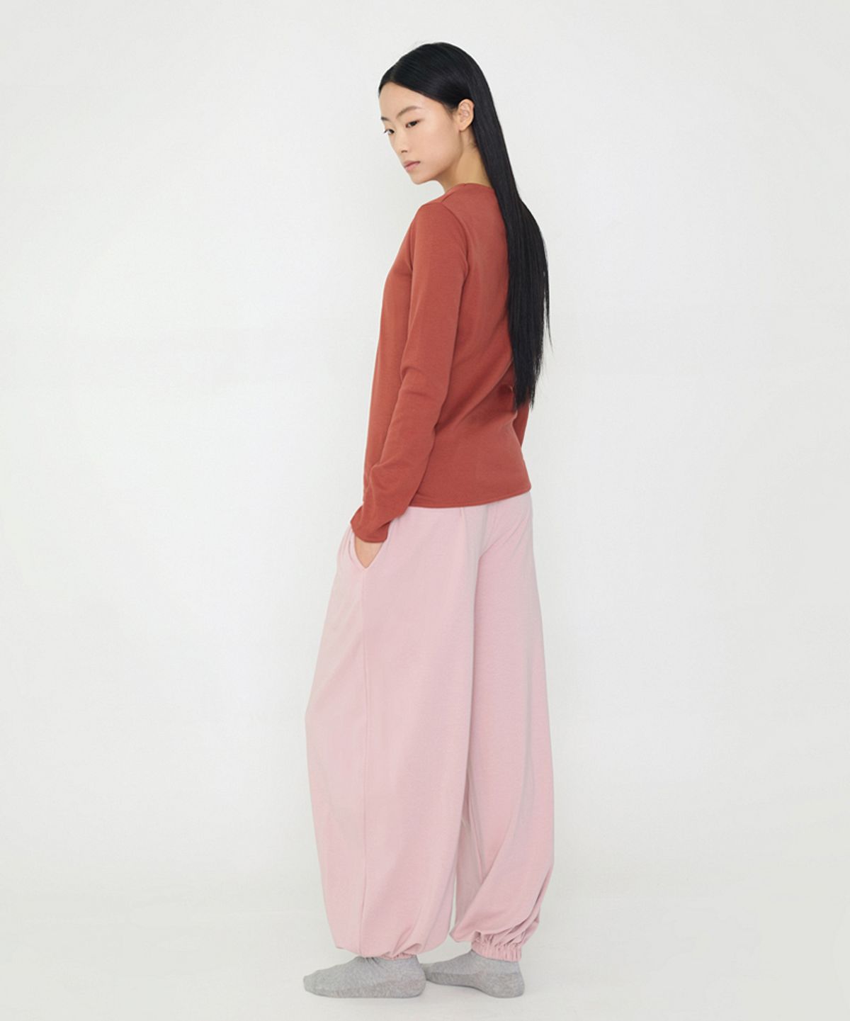 데비웨어(DEVIWEAR) 여성 요가복 DEVI-DO1002-브릭 필라테스 [DO] 소프트 라운드넥 티셔츠