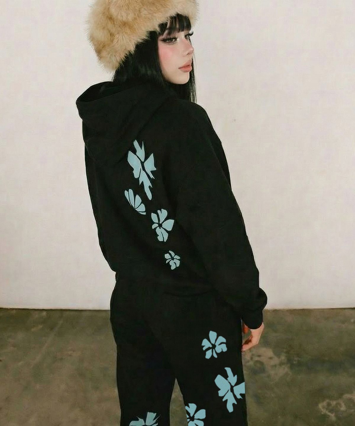 그레이버(GRAVER) [UNISEX]STILL FLOWER 트레이닝 와이드 팬츠_BLACK