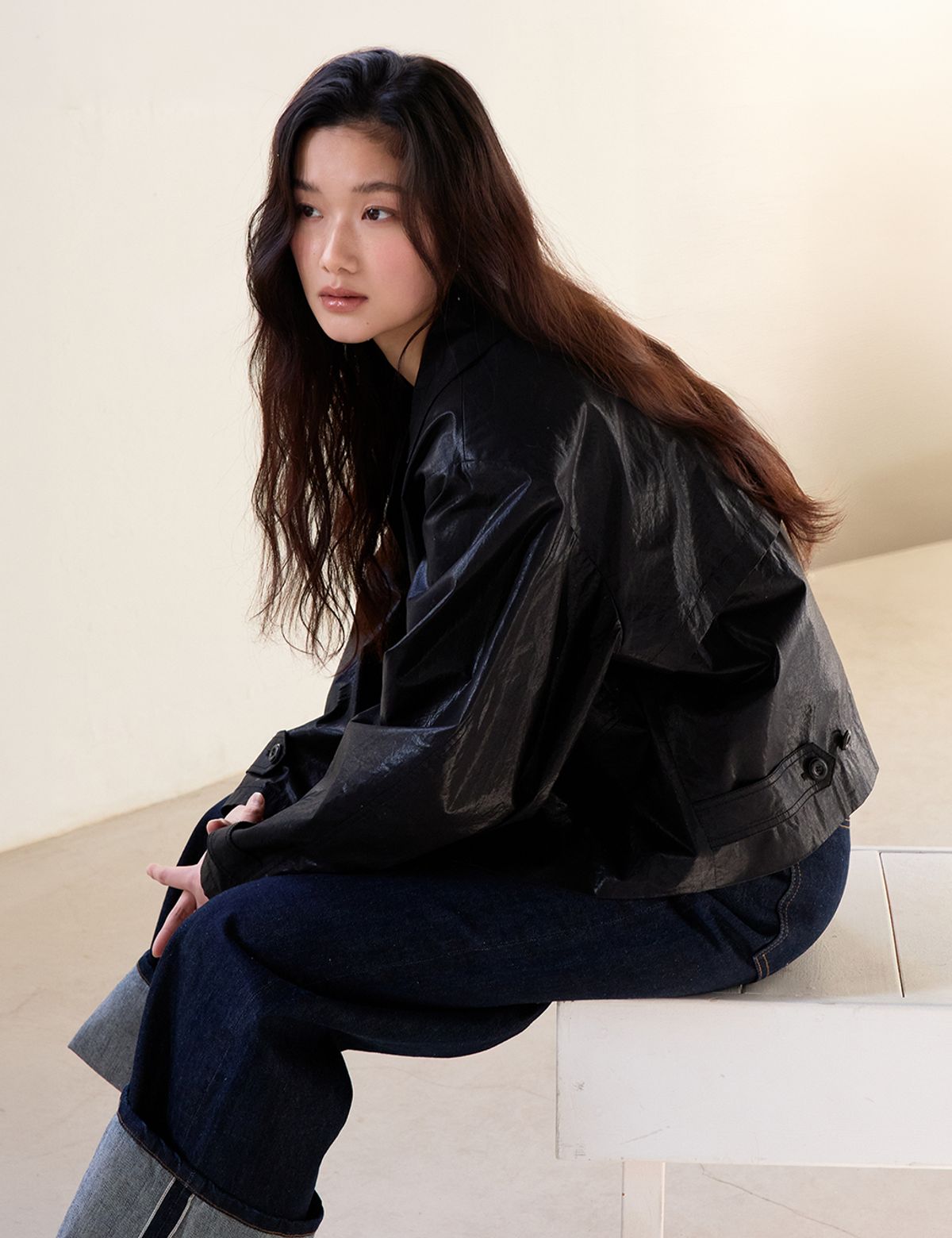 더엘로(THEELO) Coated Double Crop Jacket (Black)