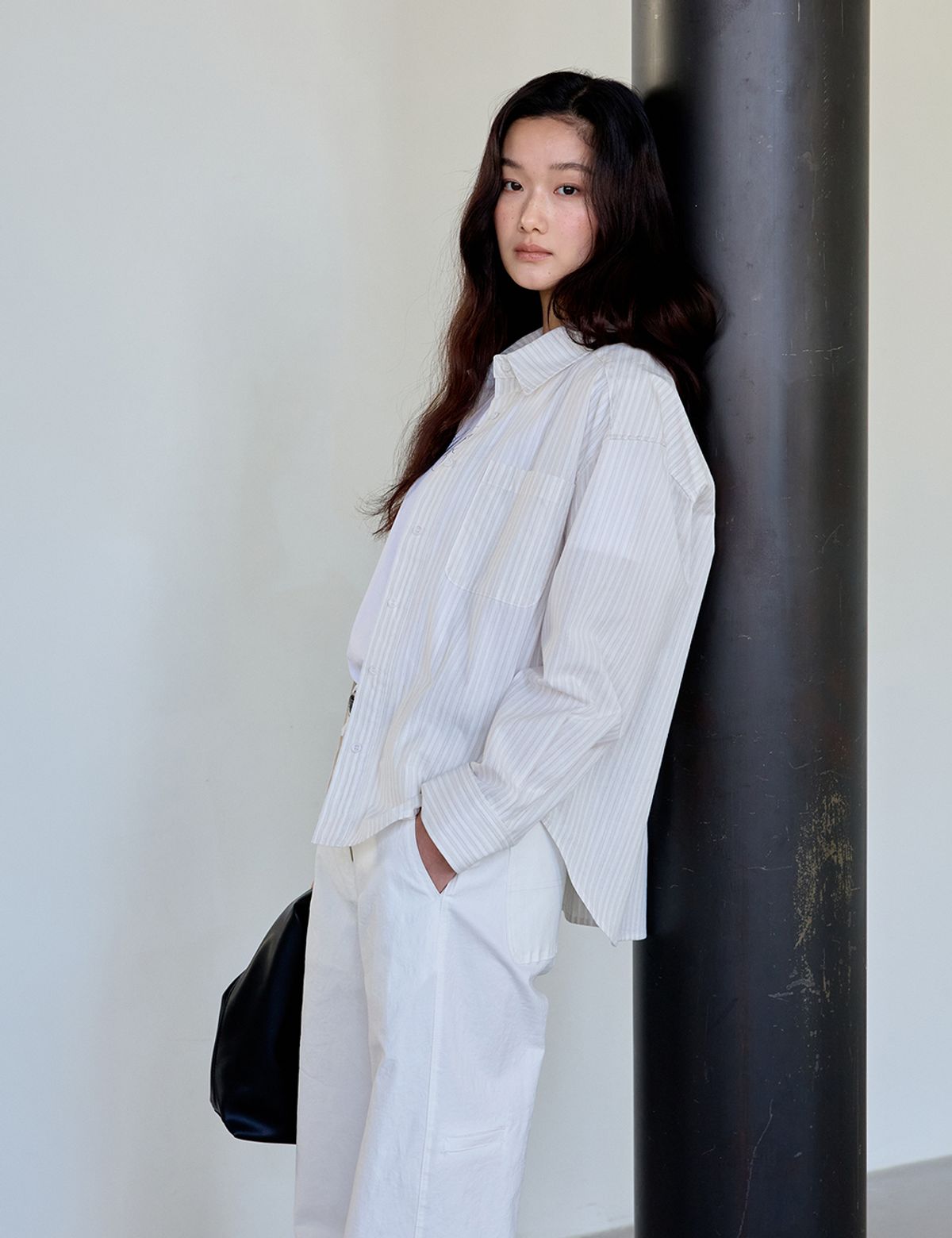 더엘로(THEELO) 클래식 스트라이프 셔츠 (Beige)