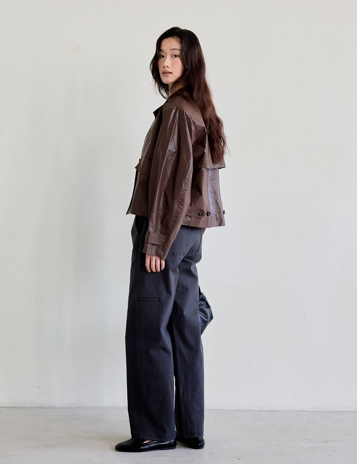 더엘로(THEELO) Coated Double Crop Jacket (Brown)