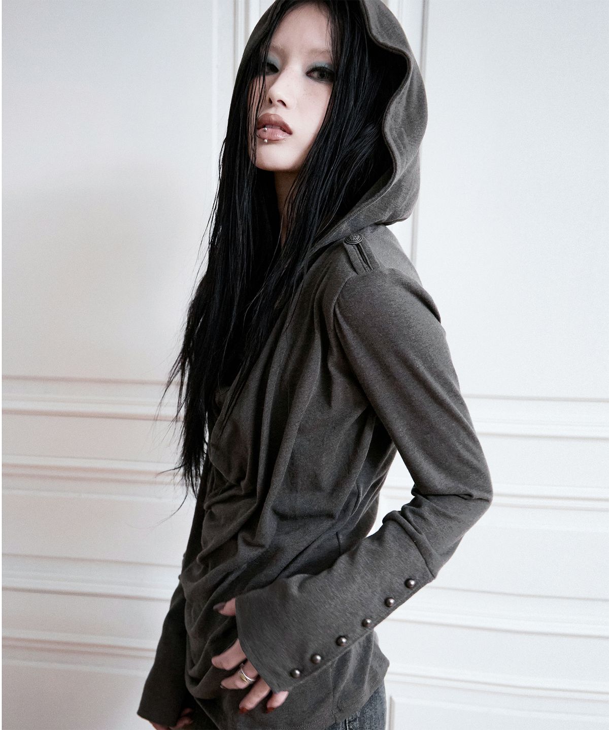 낫노잉(NOTKNOWING) Mili Drape Cowl Hoodie (ASH KHAKI)
