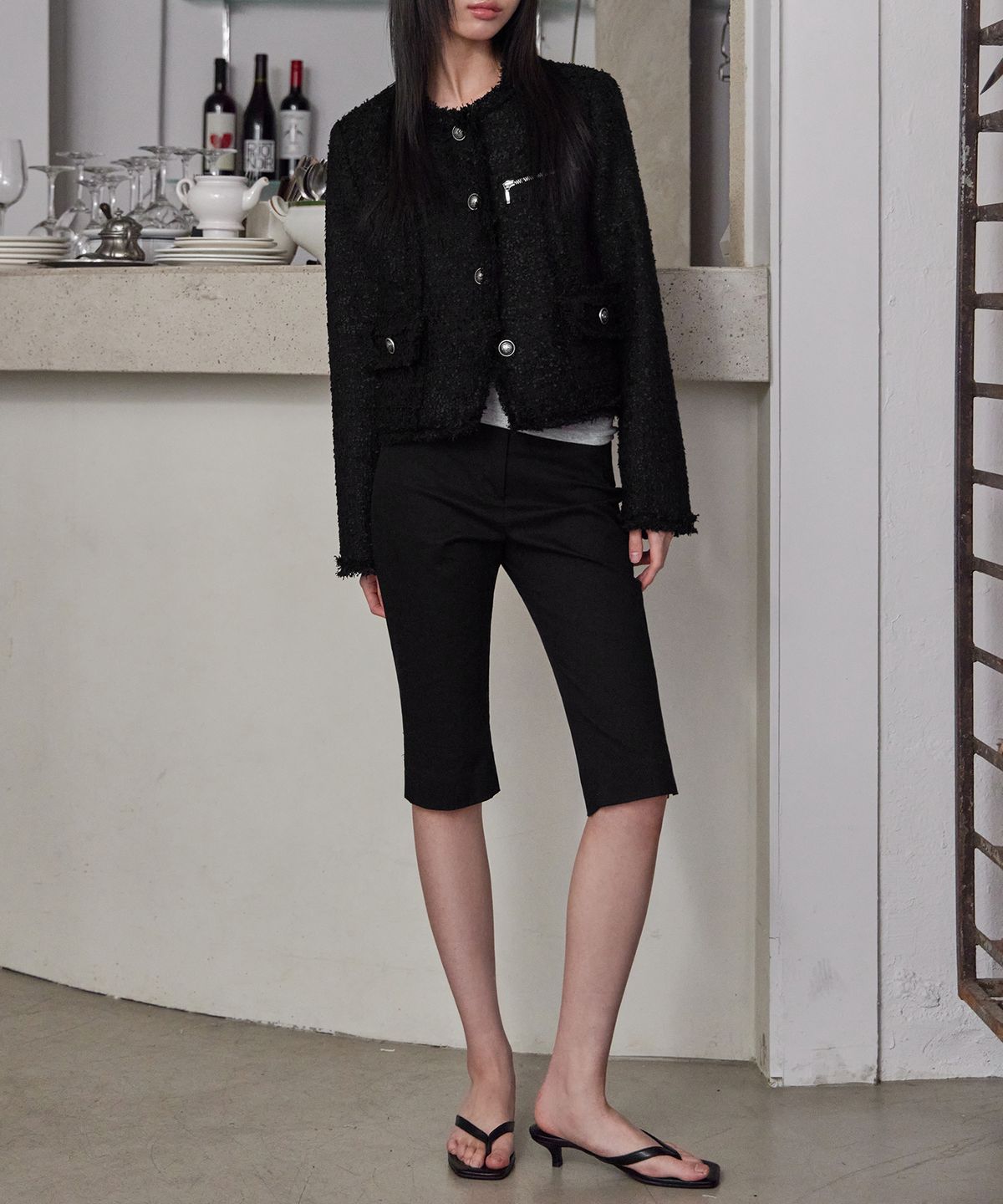 런던다다(LONDONDADA) Slit Rivet Capri Pants, BLACK