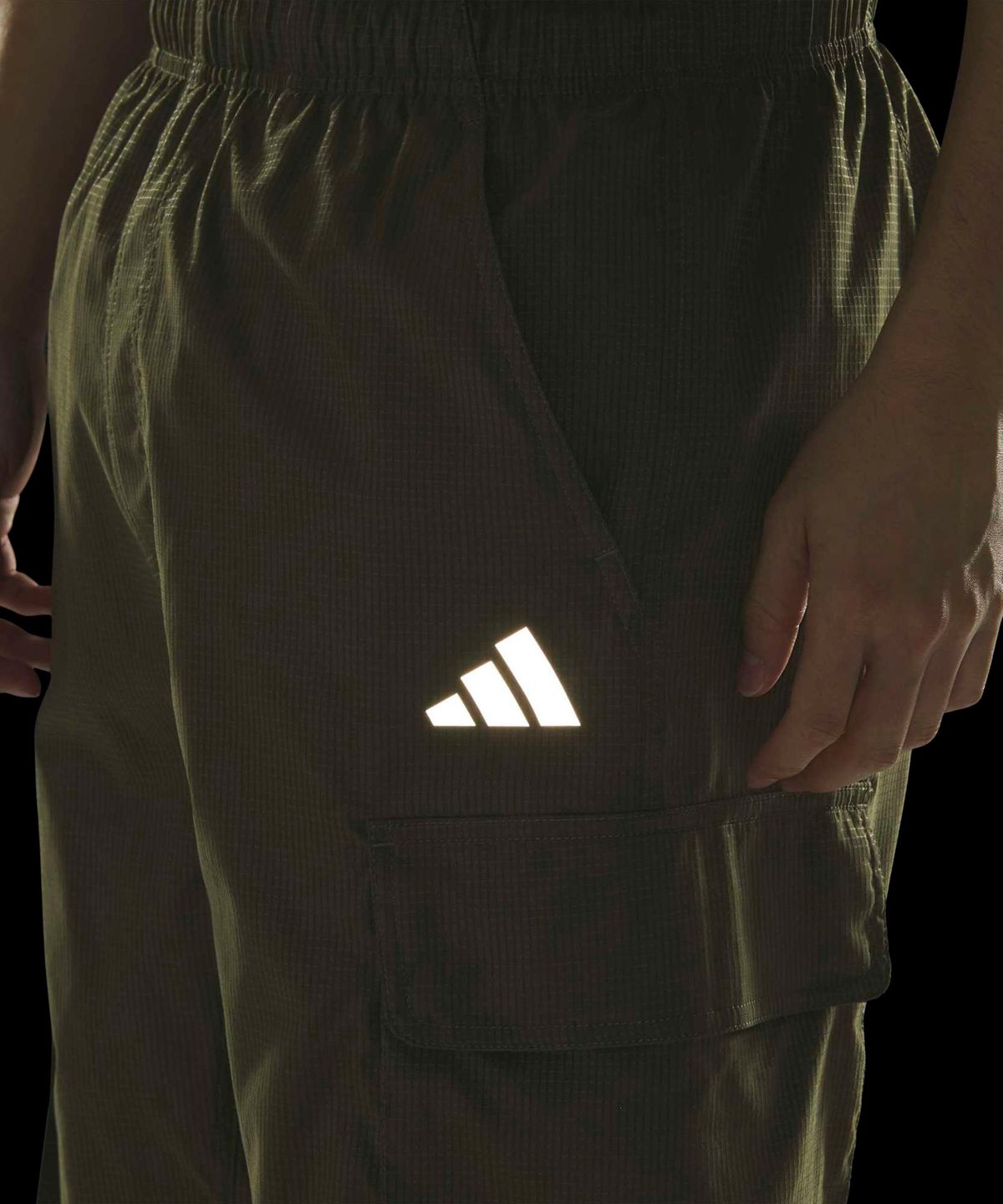 아디다스(ADIDAS) 시티테크 루즈 핏 우븐 카고 팬츠 - 올리브 / KS1178