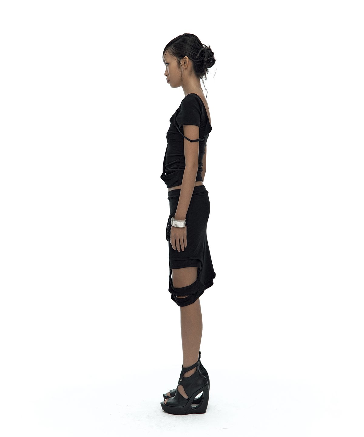 카시코(KASHIKO) Peek-a-boo Strap Skirt Black