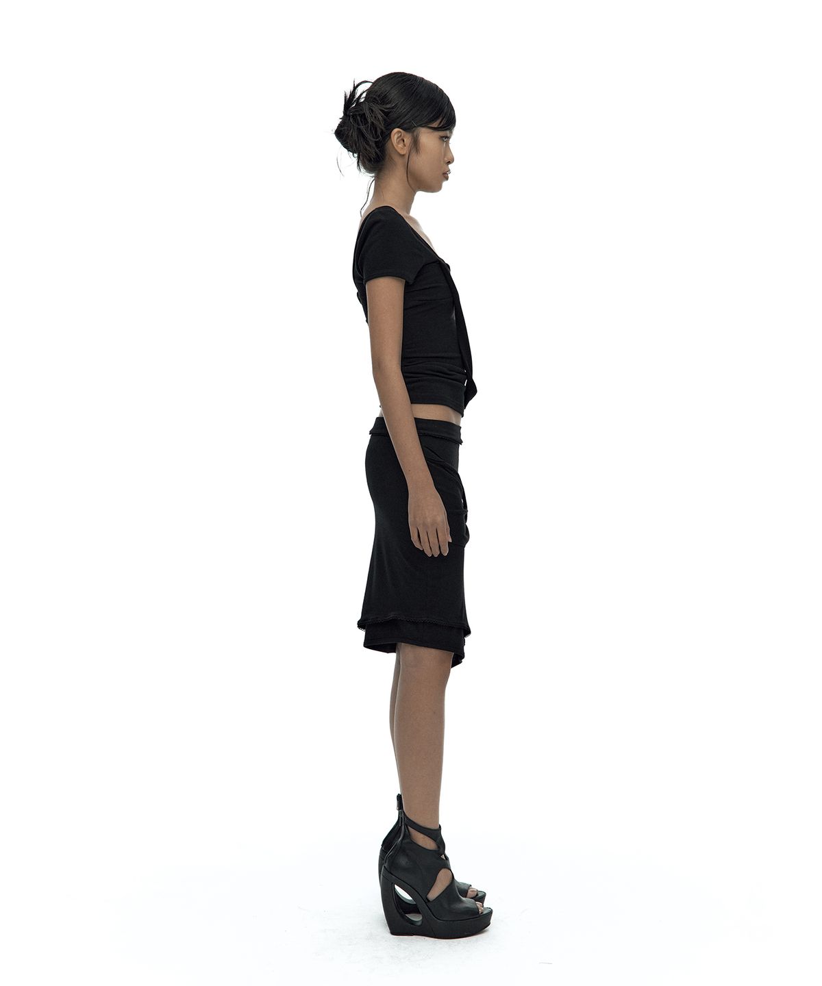 카시코(KASHIKO) Peek-a-boo Strap Skirt Black