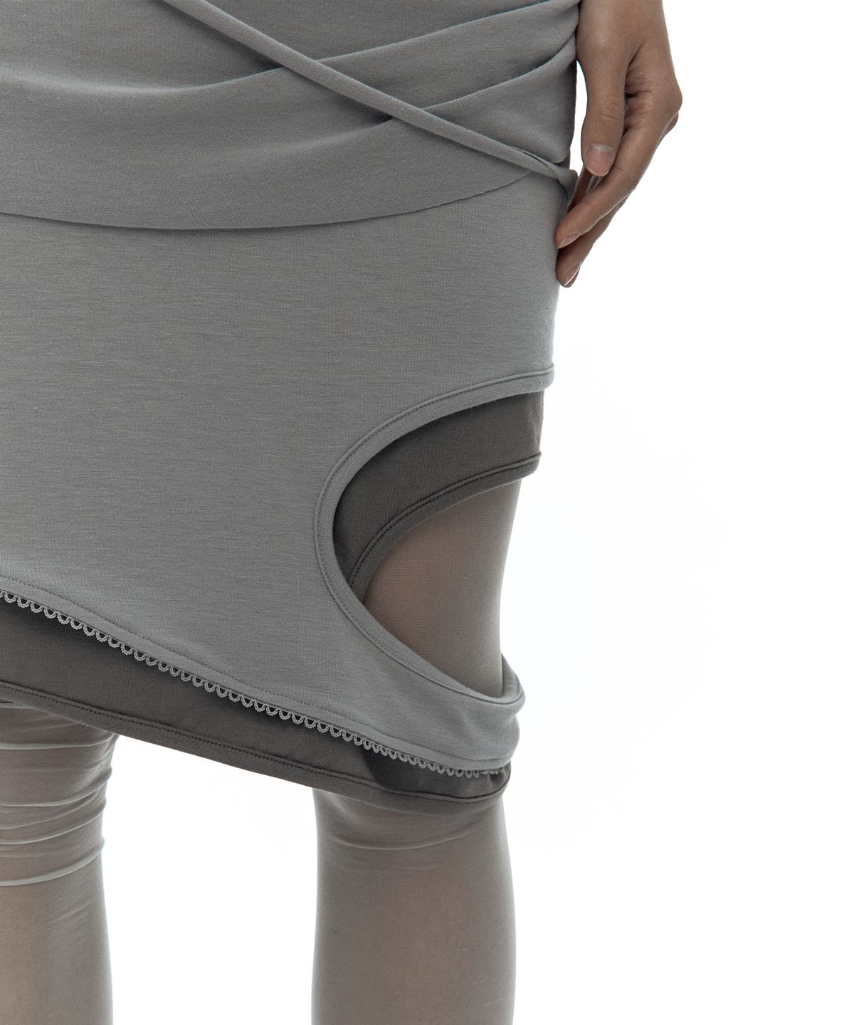 카시코(KASHIKO) Peek-a-boo Strap Skirt Warm Gray