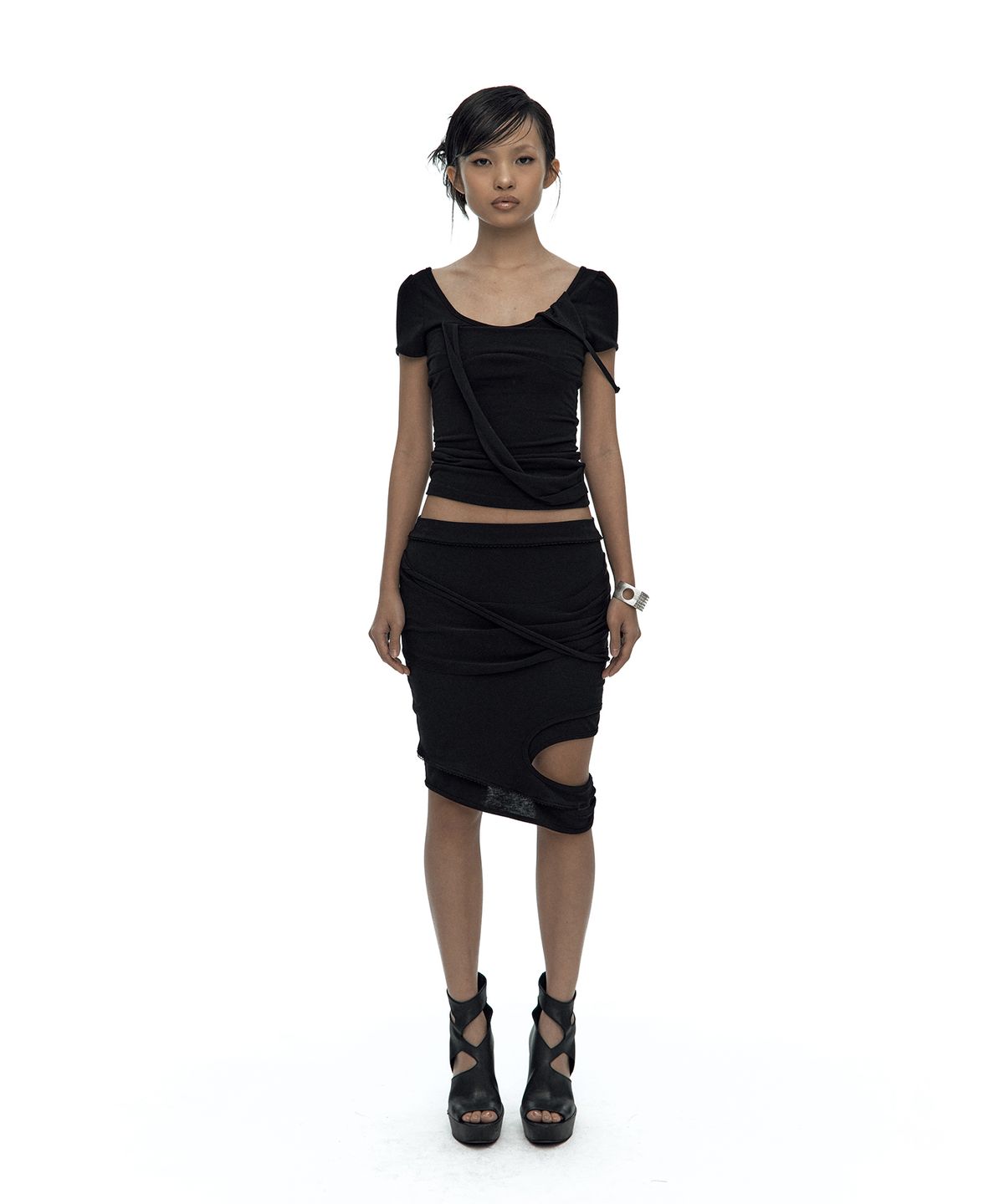 카시코(KASHIKO) Peek-a-boo Top Black