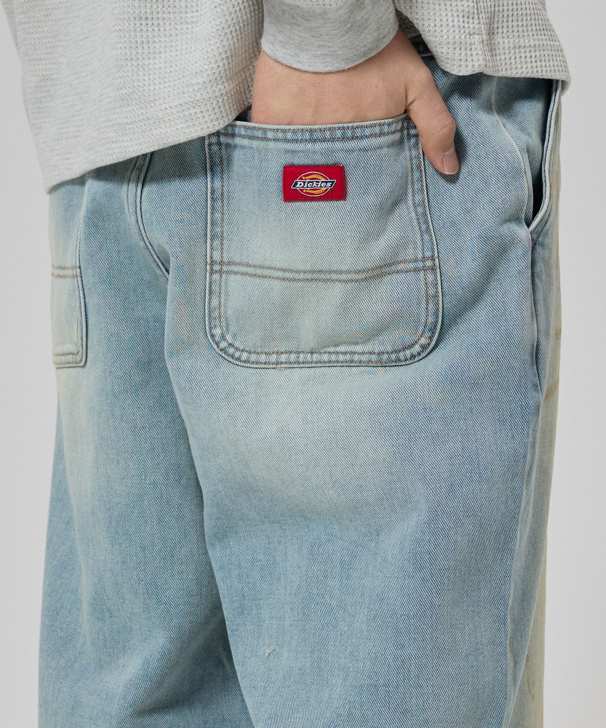디키즈(DICKIES) 오버핏 더티 워시드 데님 쇼츠 Dirty Wash Blue