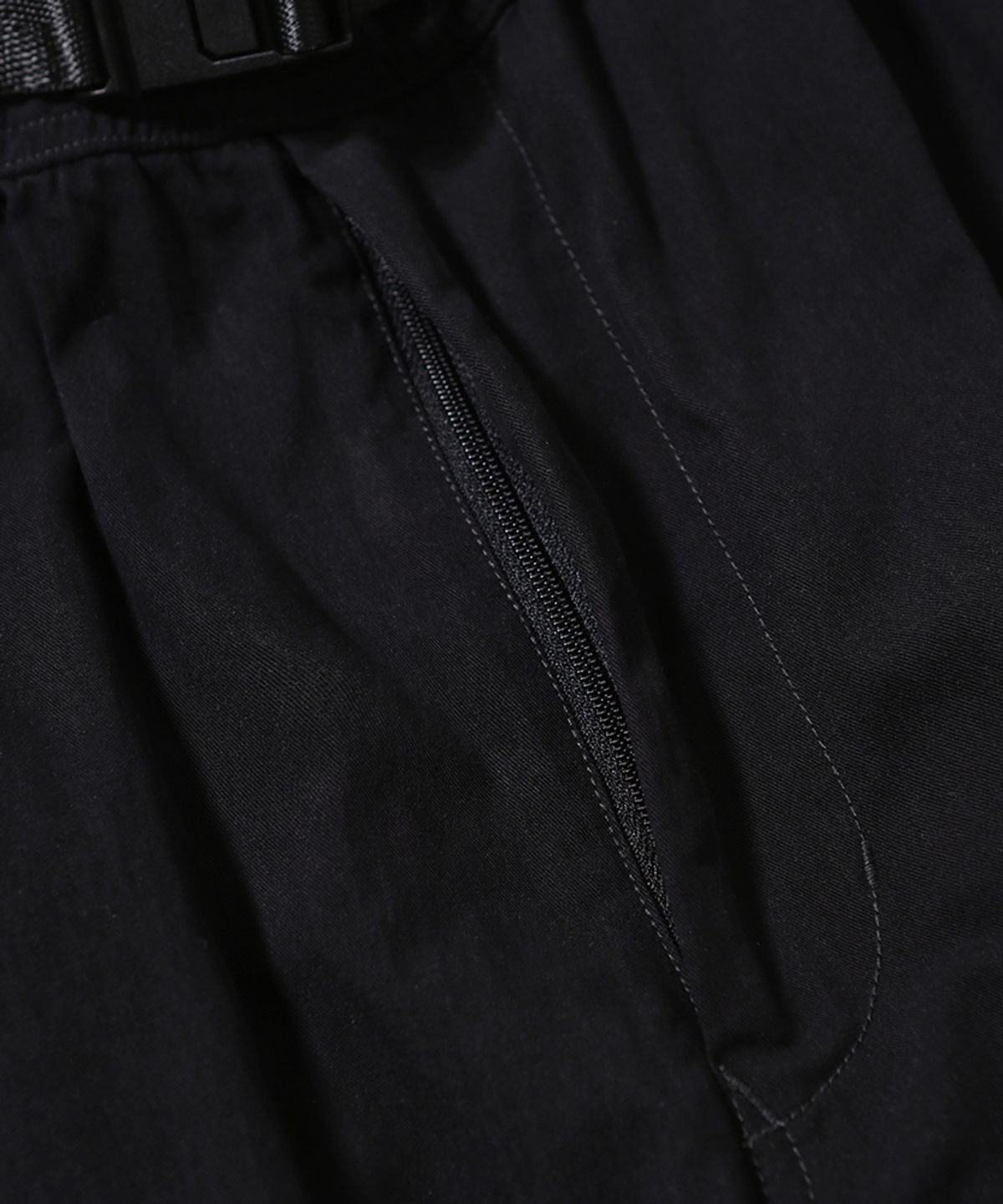 모이프(MOIF) [SS26] CROPPED WORK PANTS / BLACK
