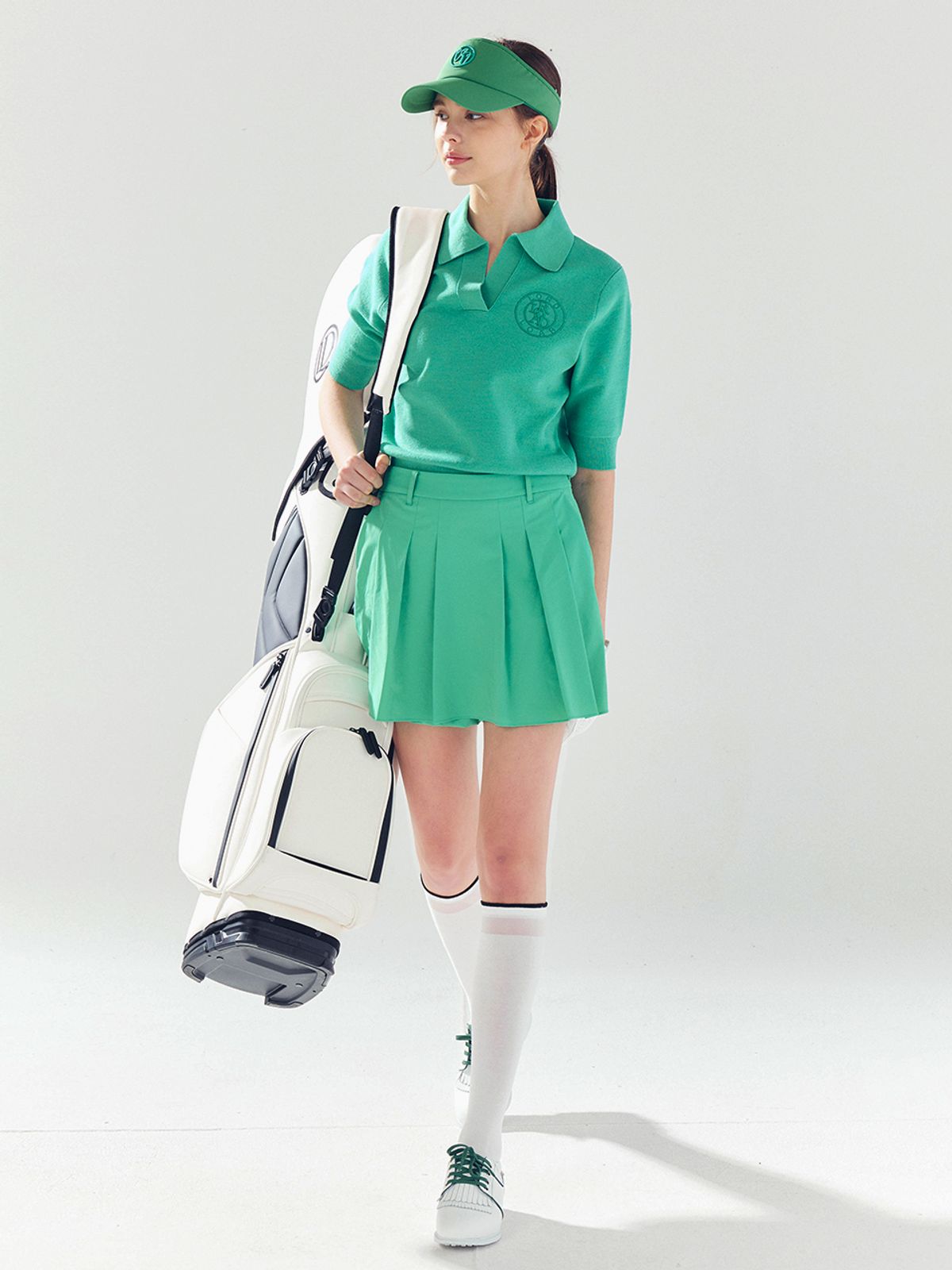 로드로아르(LORDLOAR) A라인 플리츠 숏팬츠 GREEN